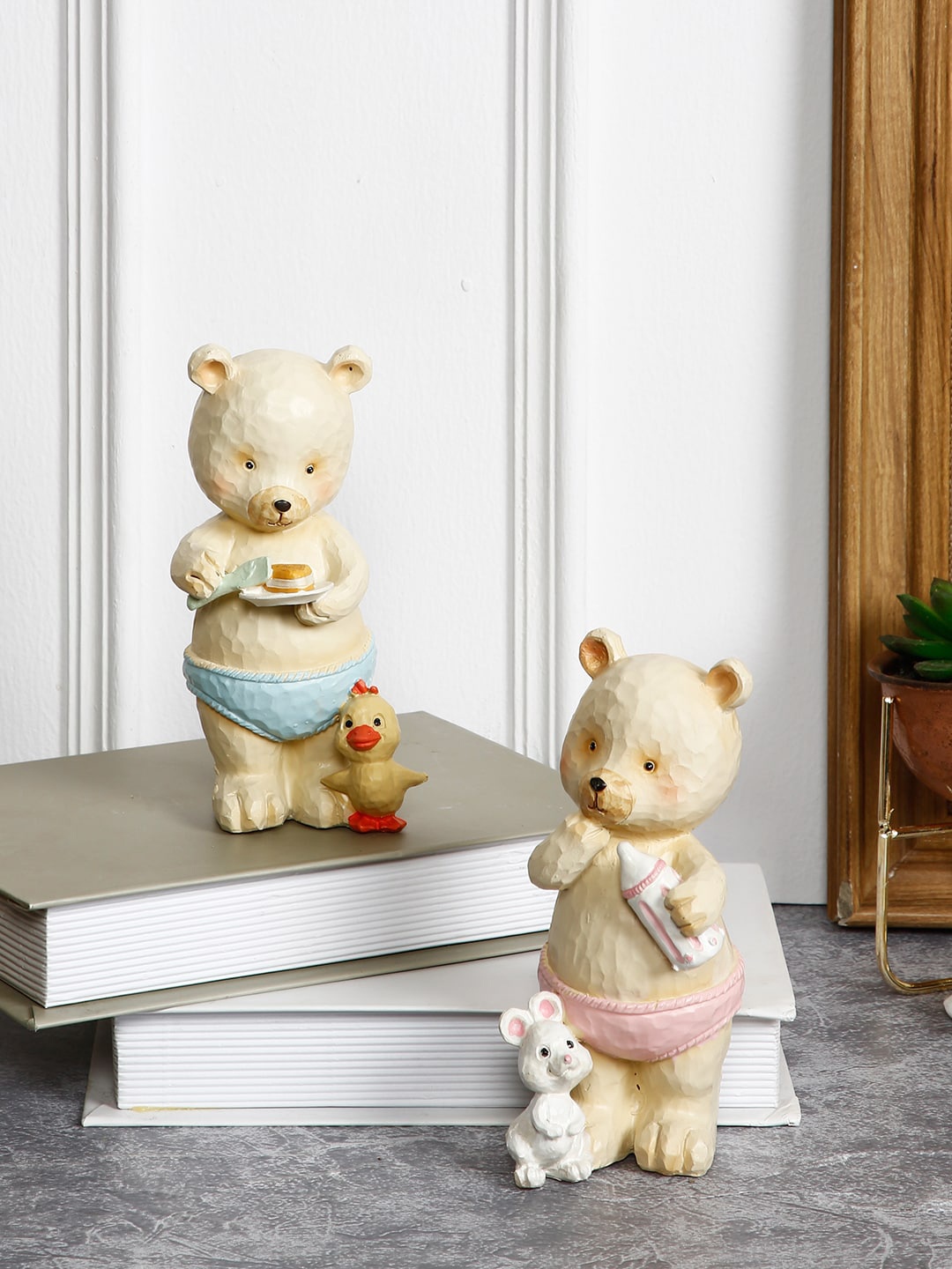 

TAYHAA Set Of 2 Bear Family Showpieces, Cream