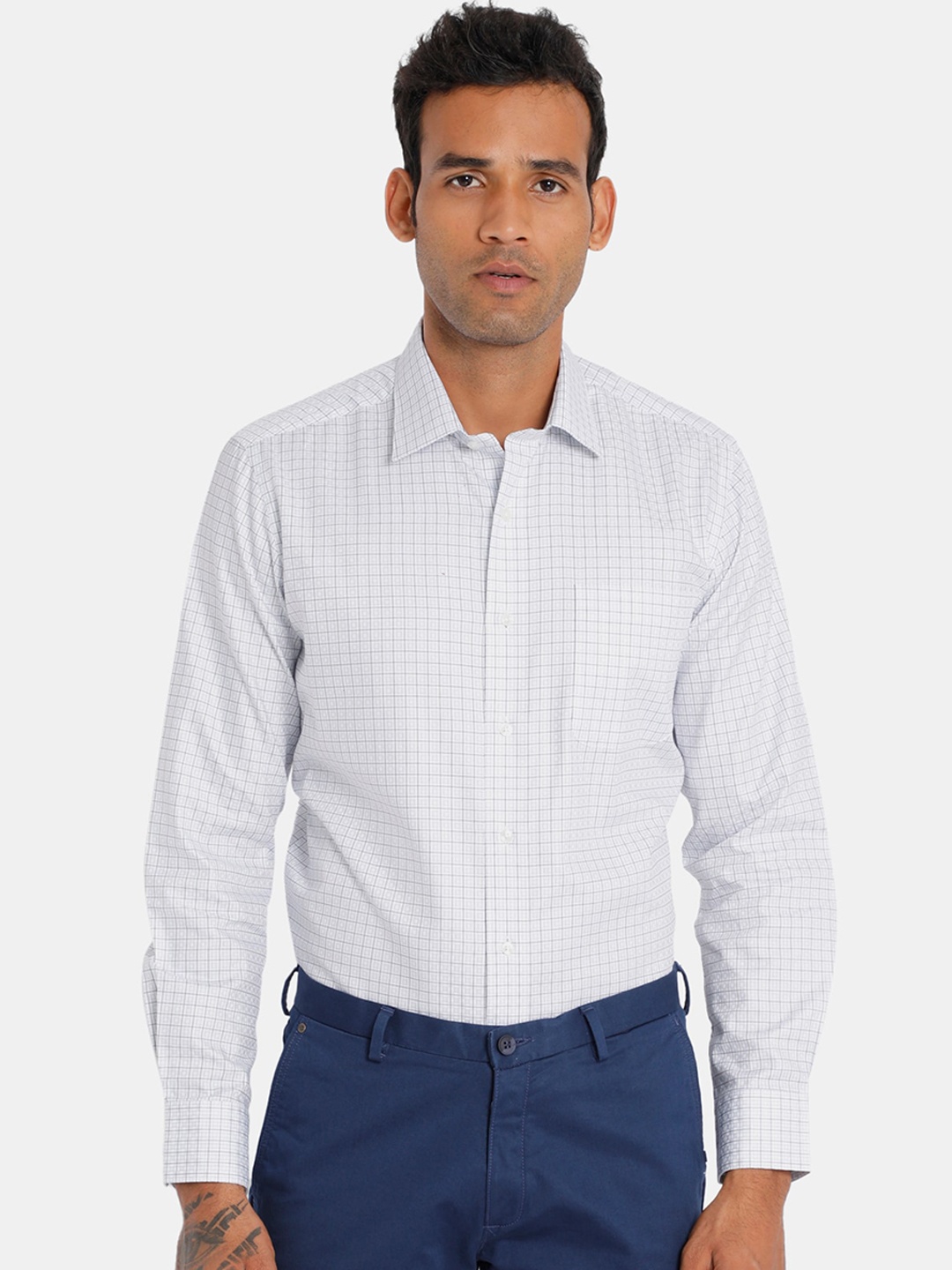 Arrow Men White Regular Fit Checked Casual Shirt