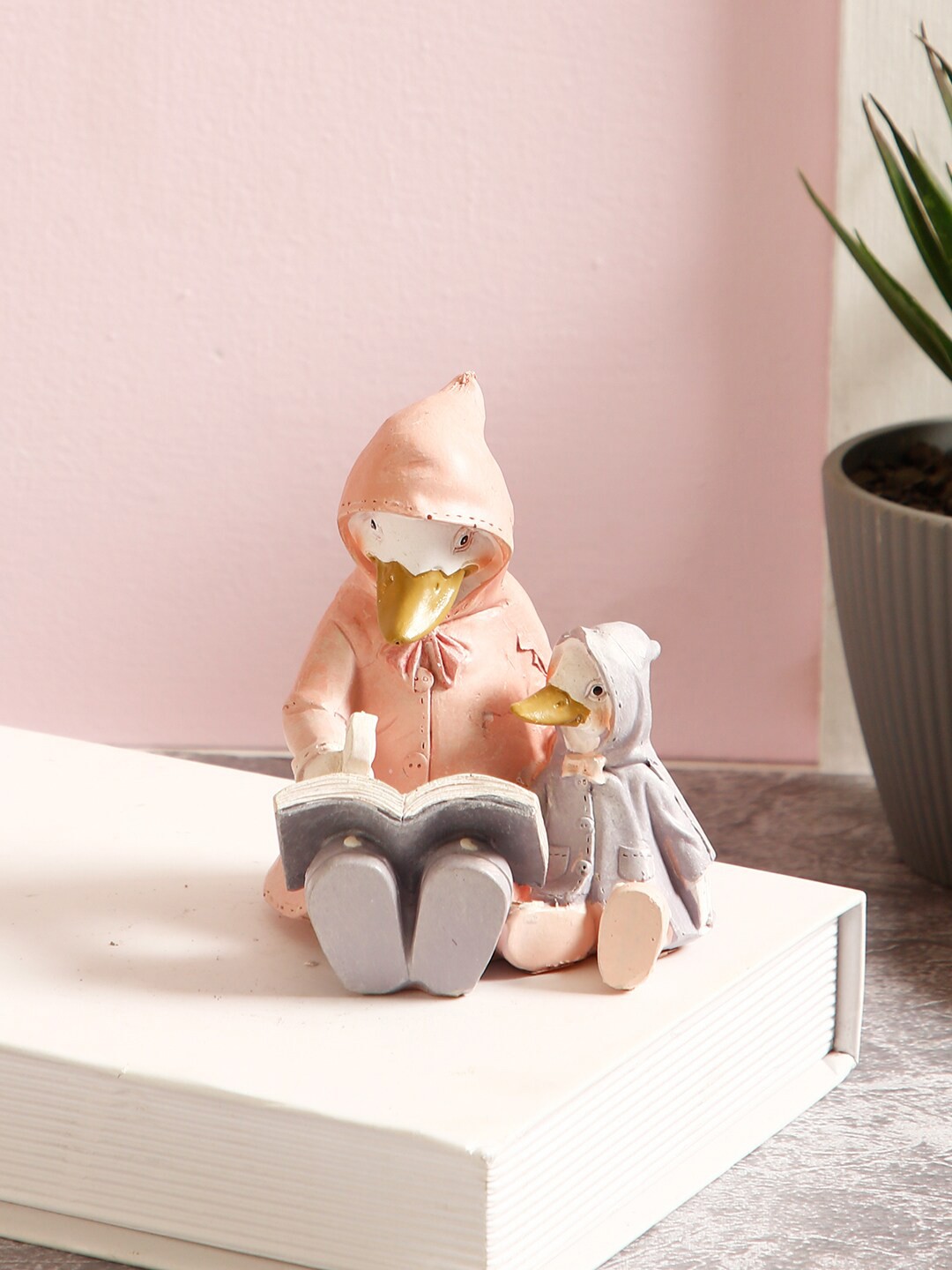 

TAYHAA Pink & Grey Mother & Child Showpiece
