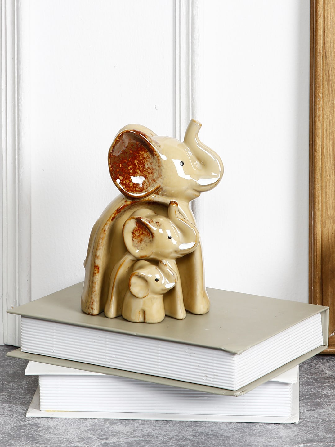 

TAYHAA Set Of 3 Cute Elephant Family Showpieces, Beige