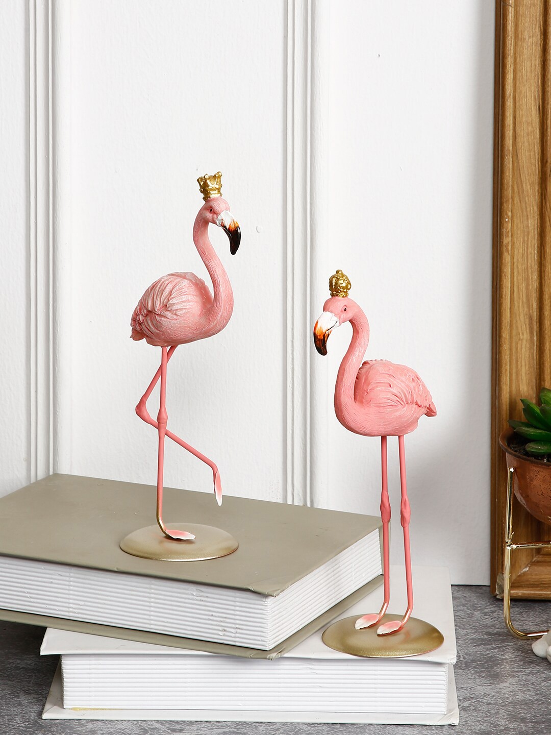 

TAYHAA Set Of 3 Pink & Gold-Toned Flamingo With Crown Showpieces