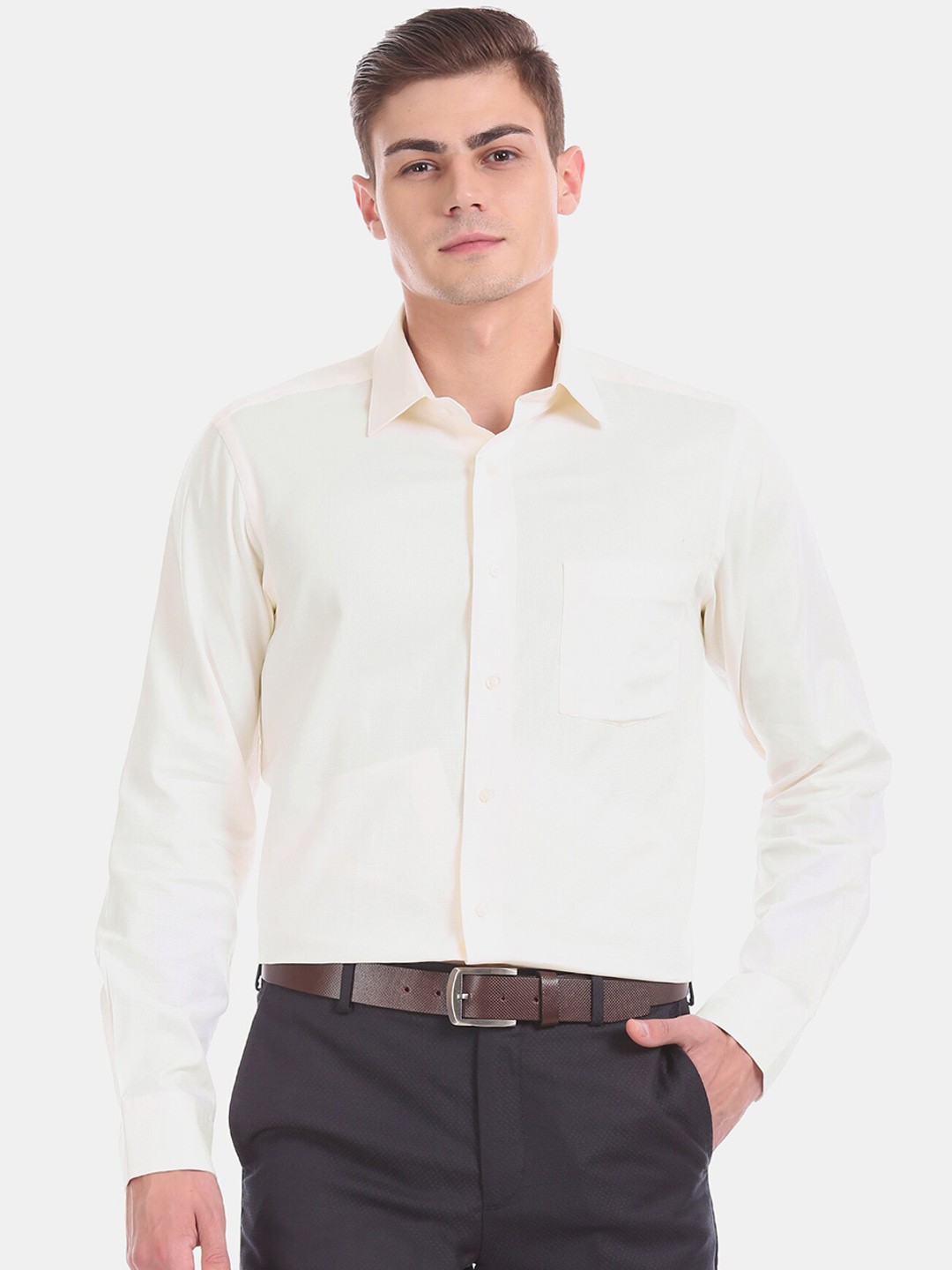 

Arrow Men White Regular Fit Solid Casual Shirt