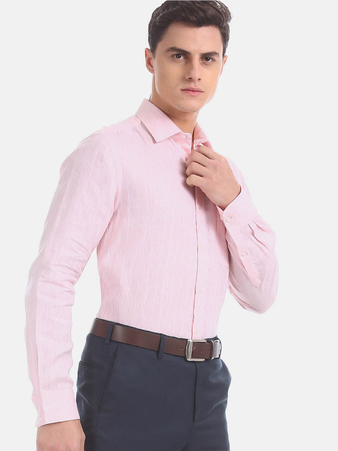 

Arrow Men Pink Regular Fit Solid Casual Shirt