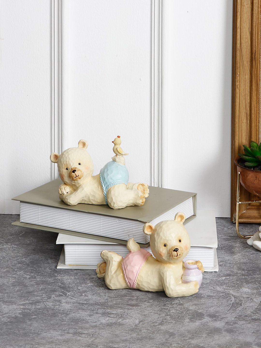 

TAYHAA Set Of 2 Cream Playful Bear Showpieces