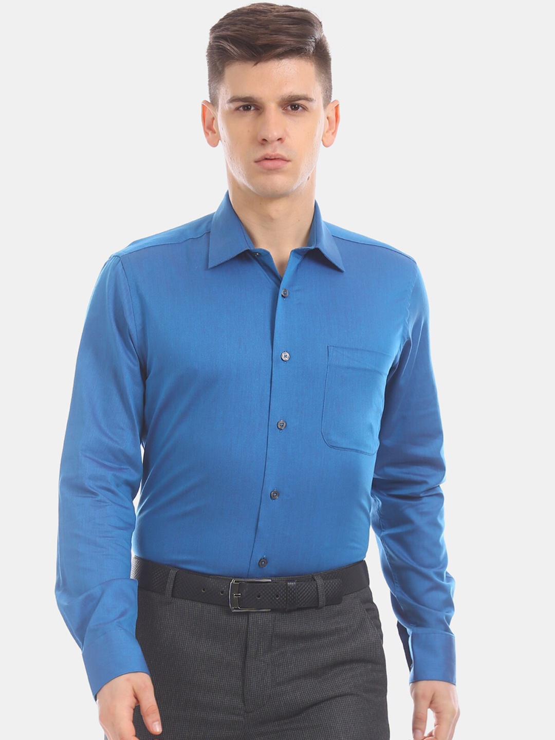 

Arrow Men Blue Regular Fit Solid Casual Shirt
