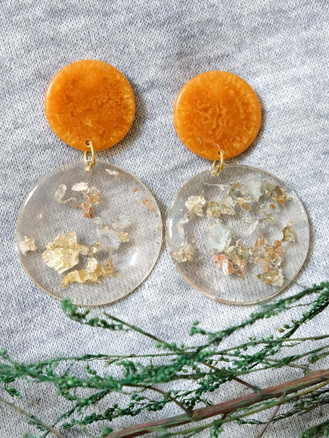 

Crunchy Fashion Gold-Plated White Contemporary Drop Earrings