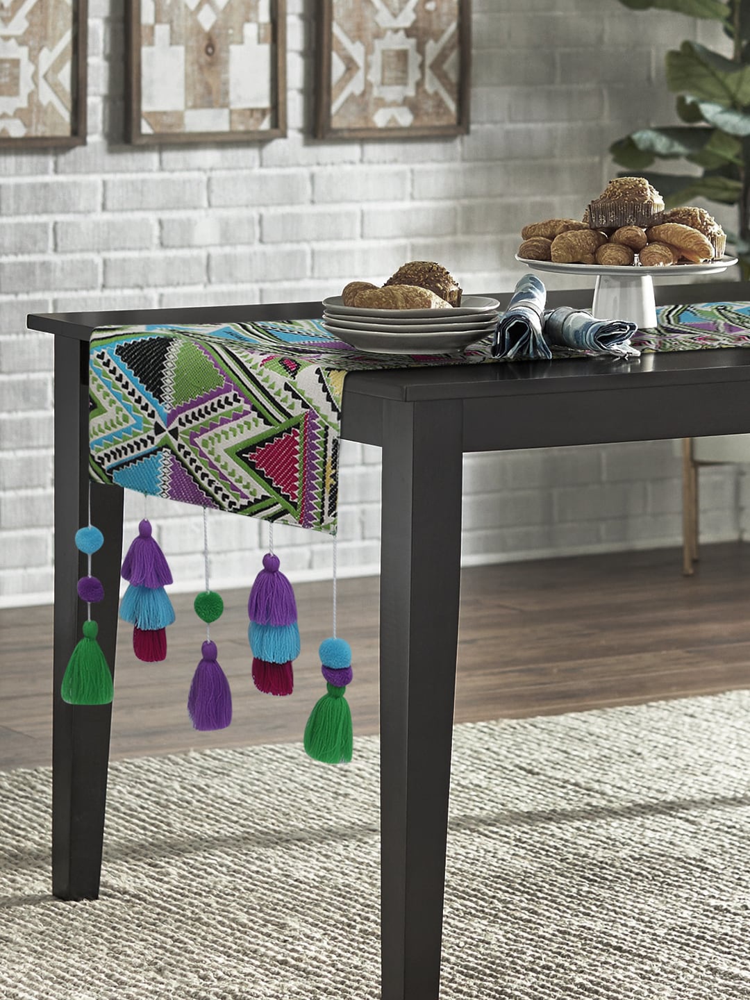 Mezposh Green & Blue Embroidered 6 Seater Table Runner