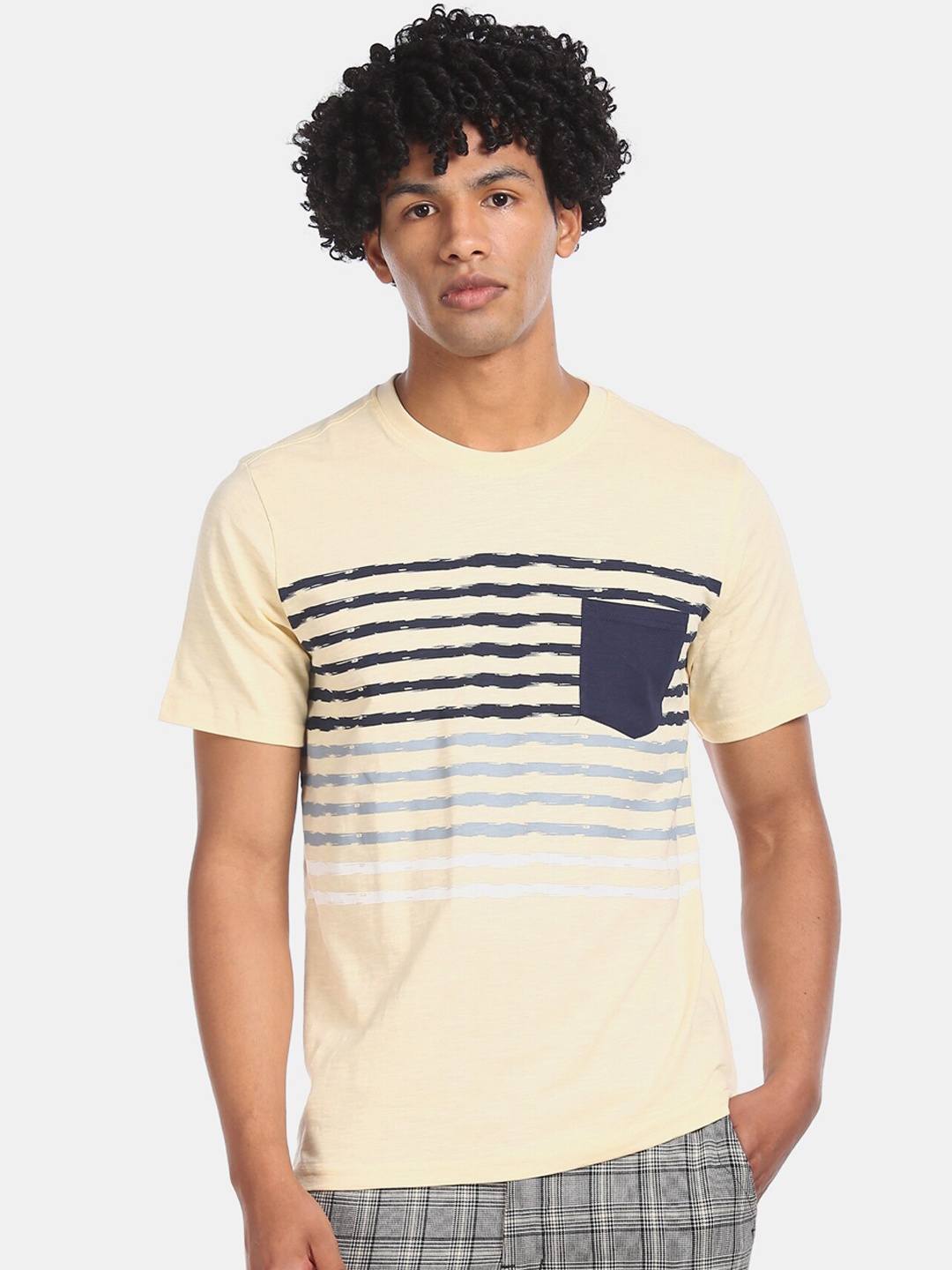 

Cherokee Men Yellow Solid Round Neck Pure Cotton T-shirt