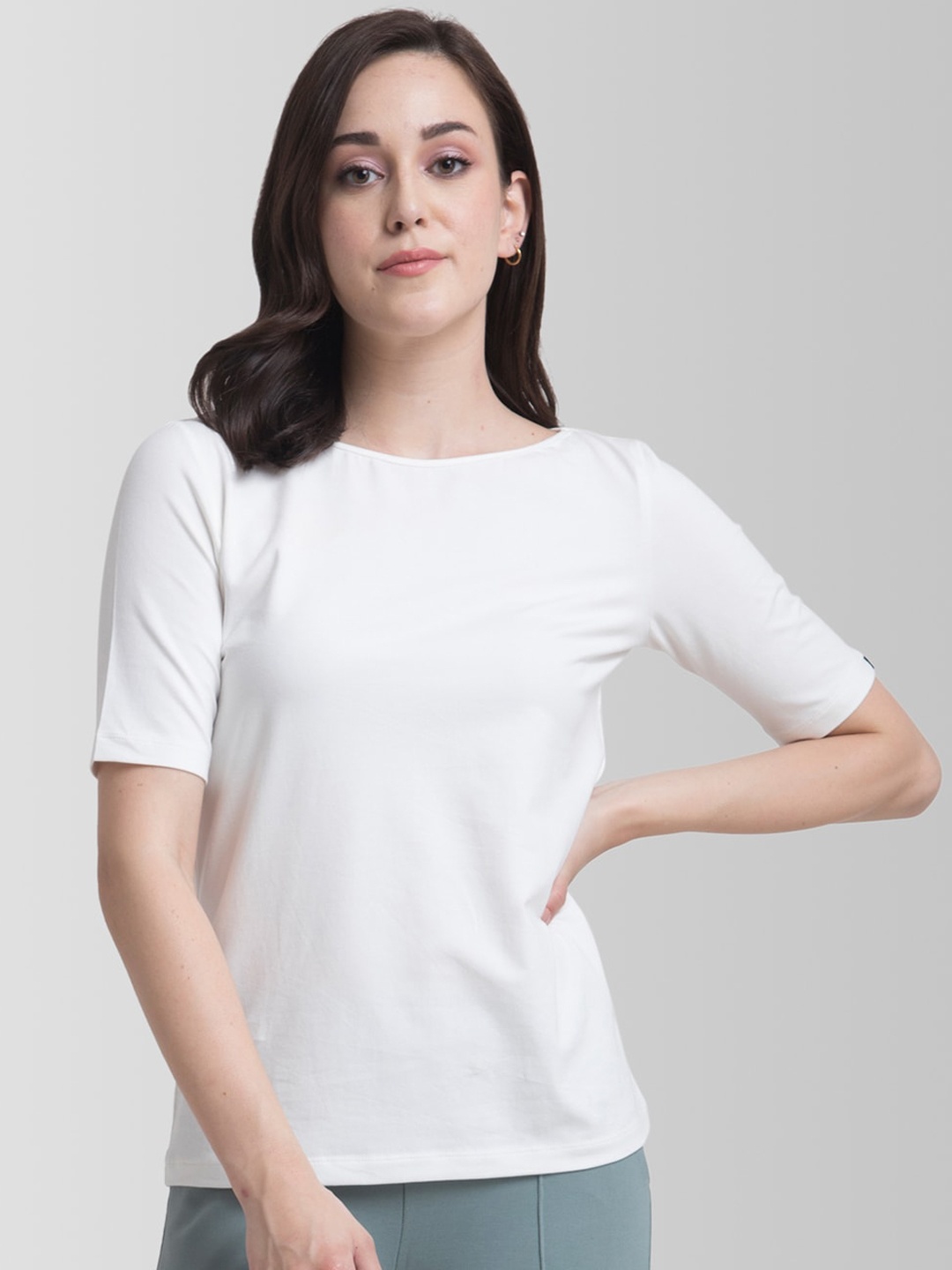 FableStreet Women White Solid Boat Neck T-shirt