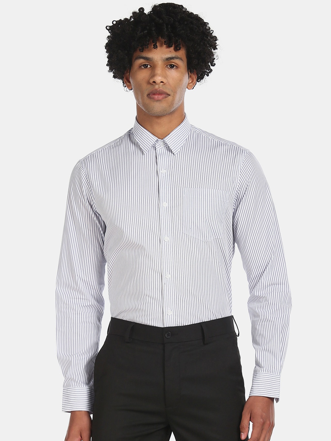 

Excalibur Men White & Grey Regular Fit Striped Formal Shirt
