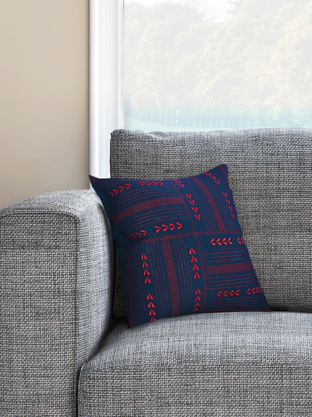 

Living scapes by Pantaloons Navy Blue & Red Single Embroidered Square Cushion Covers