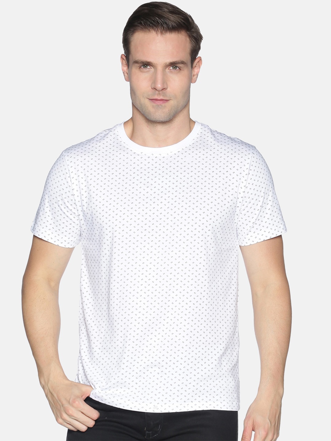 

UrGear Men Off-White Printed Round Neck Cotton Pure Cotton T-shirt