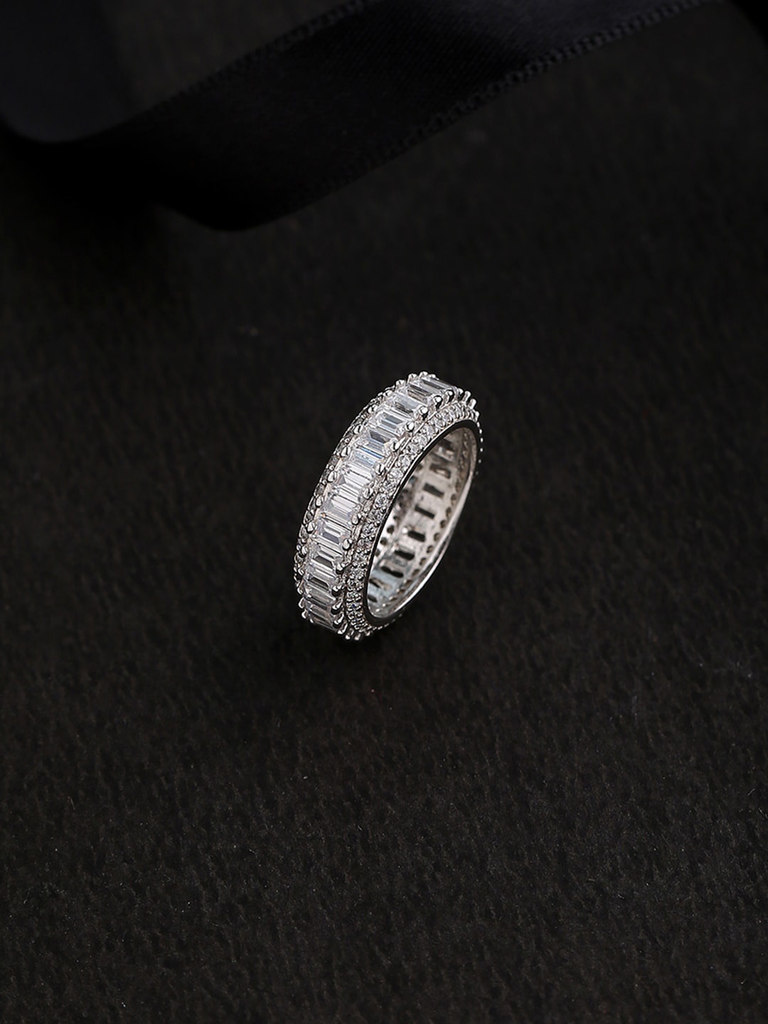 

Voylla Silver-Plated White CZ-Studded Band Finger Ring