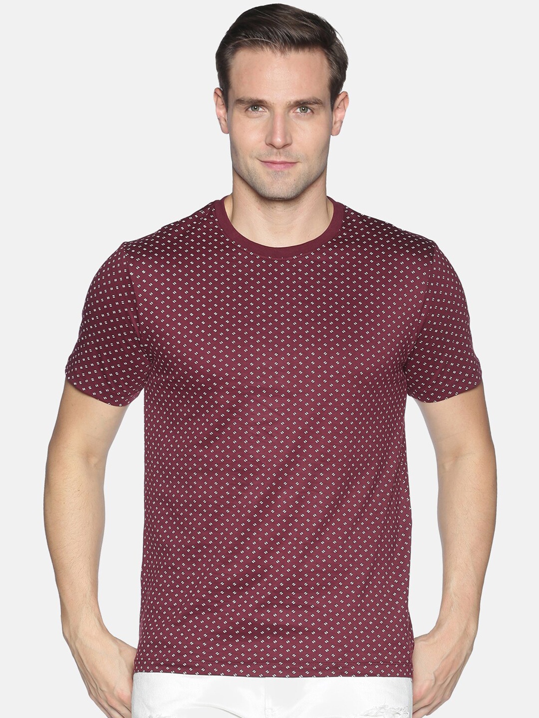 

UrGear Men Burgundy Printed Round Neck Pure Cotton T-shirt