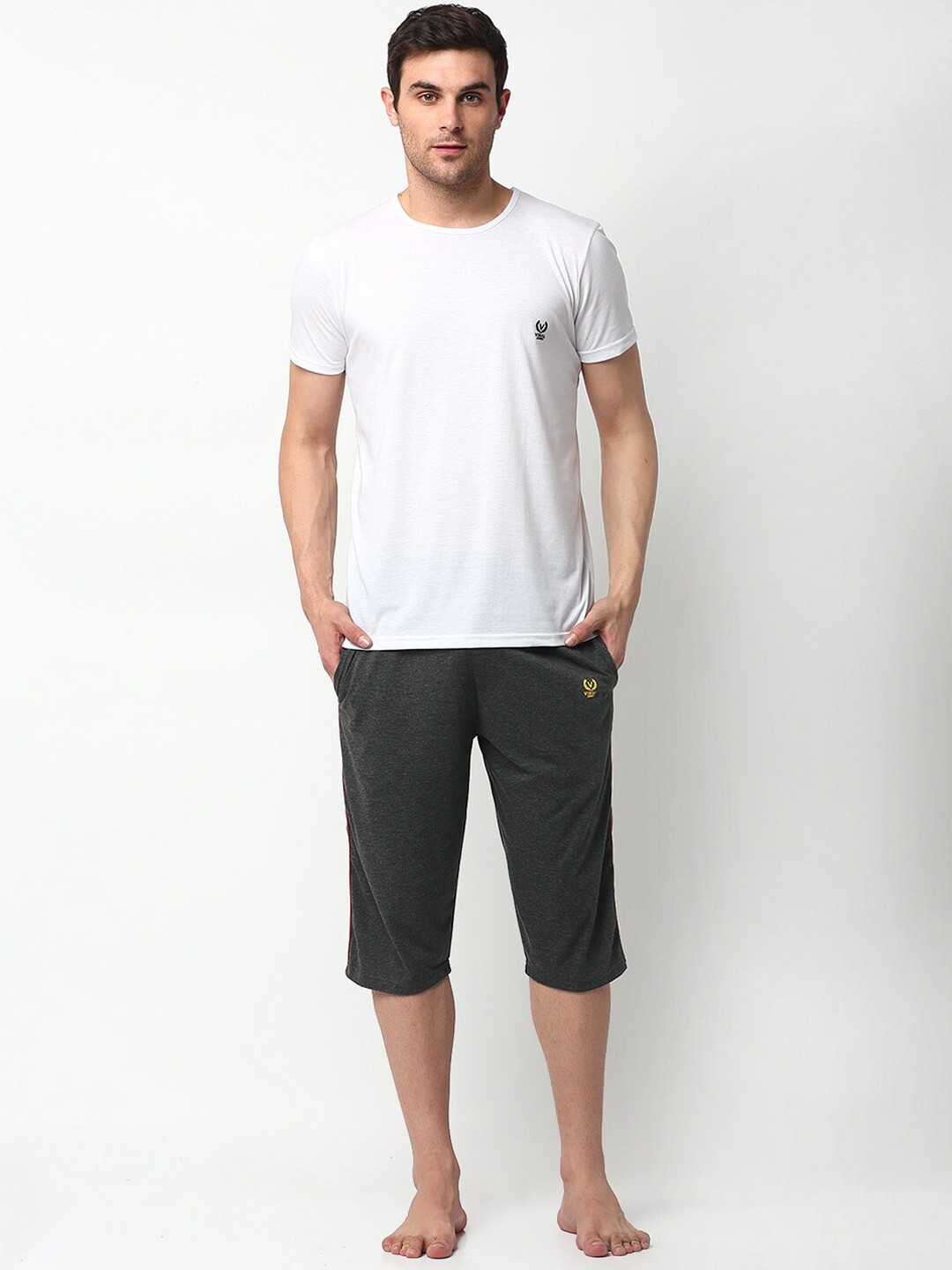 

VIMAL JONNEY Men White & Charcoal Solid Night suit