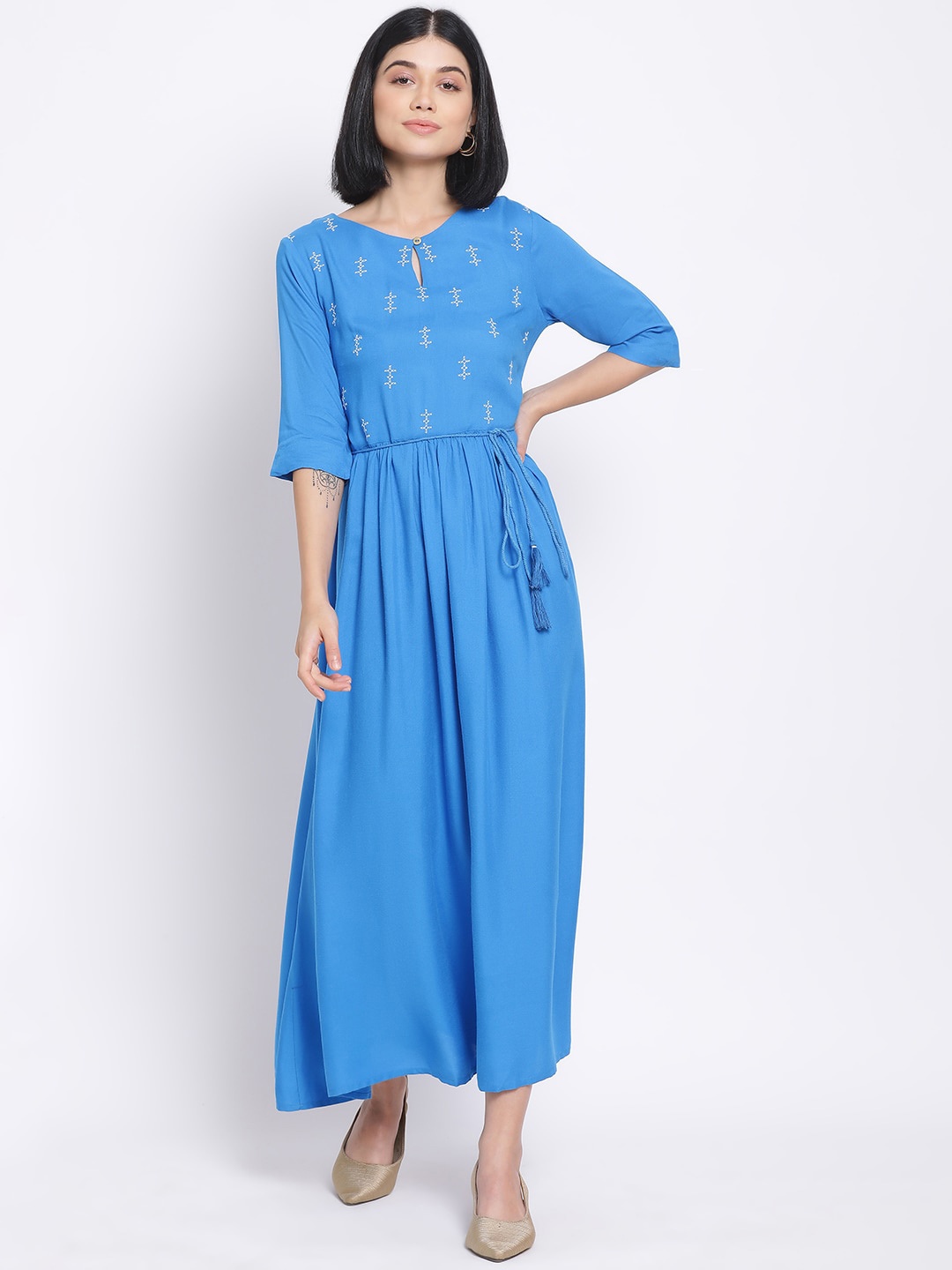 

Oxolloxo Women Blue Embroidered Maxi Dress