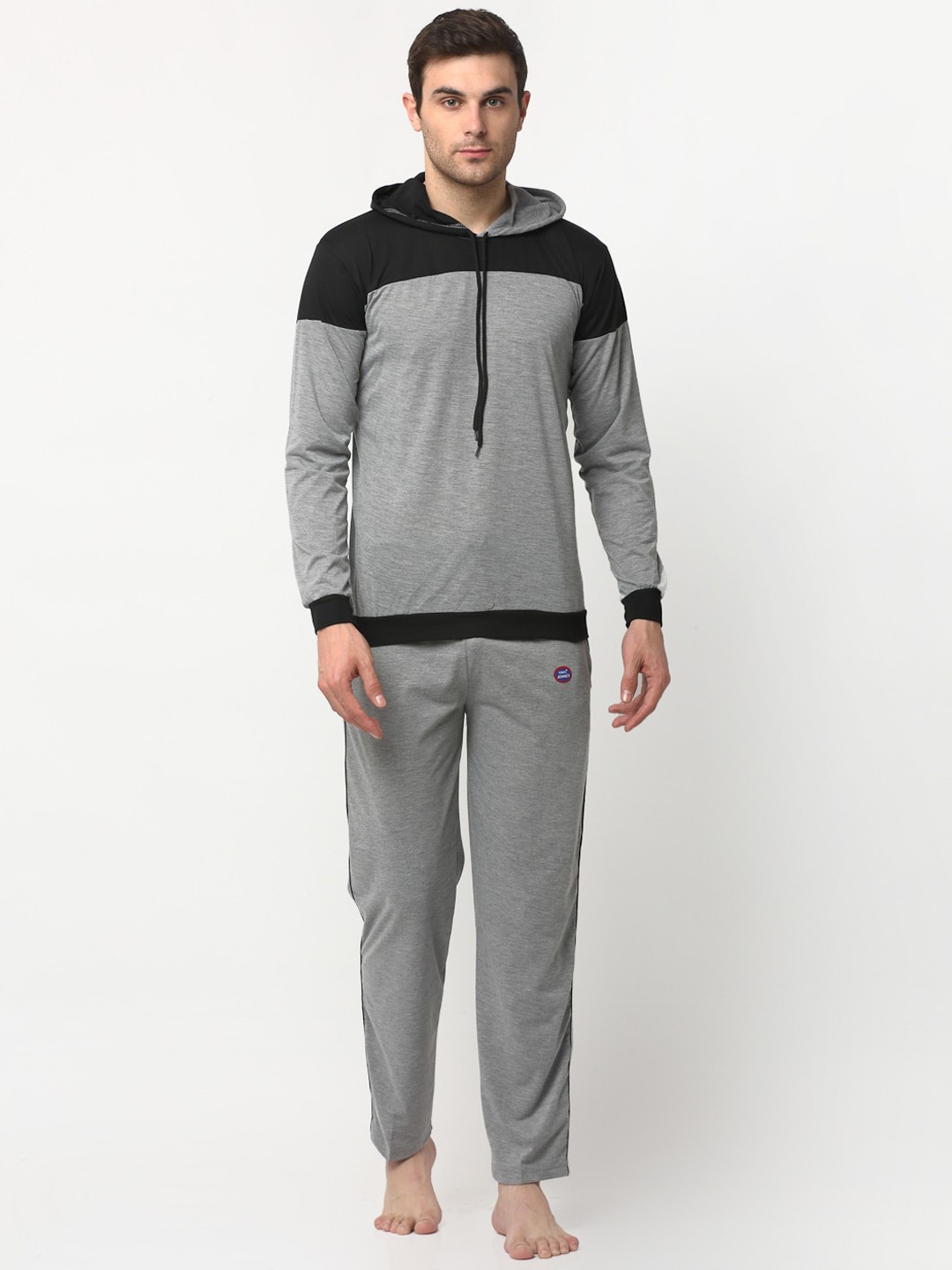 

VIMAL JONNEY Men Grey Melange & Black Colourblocked Night suit