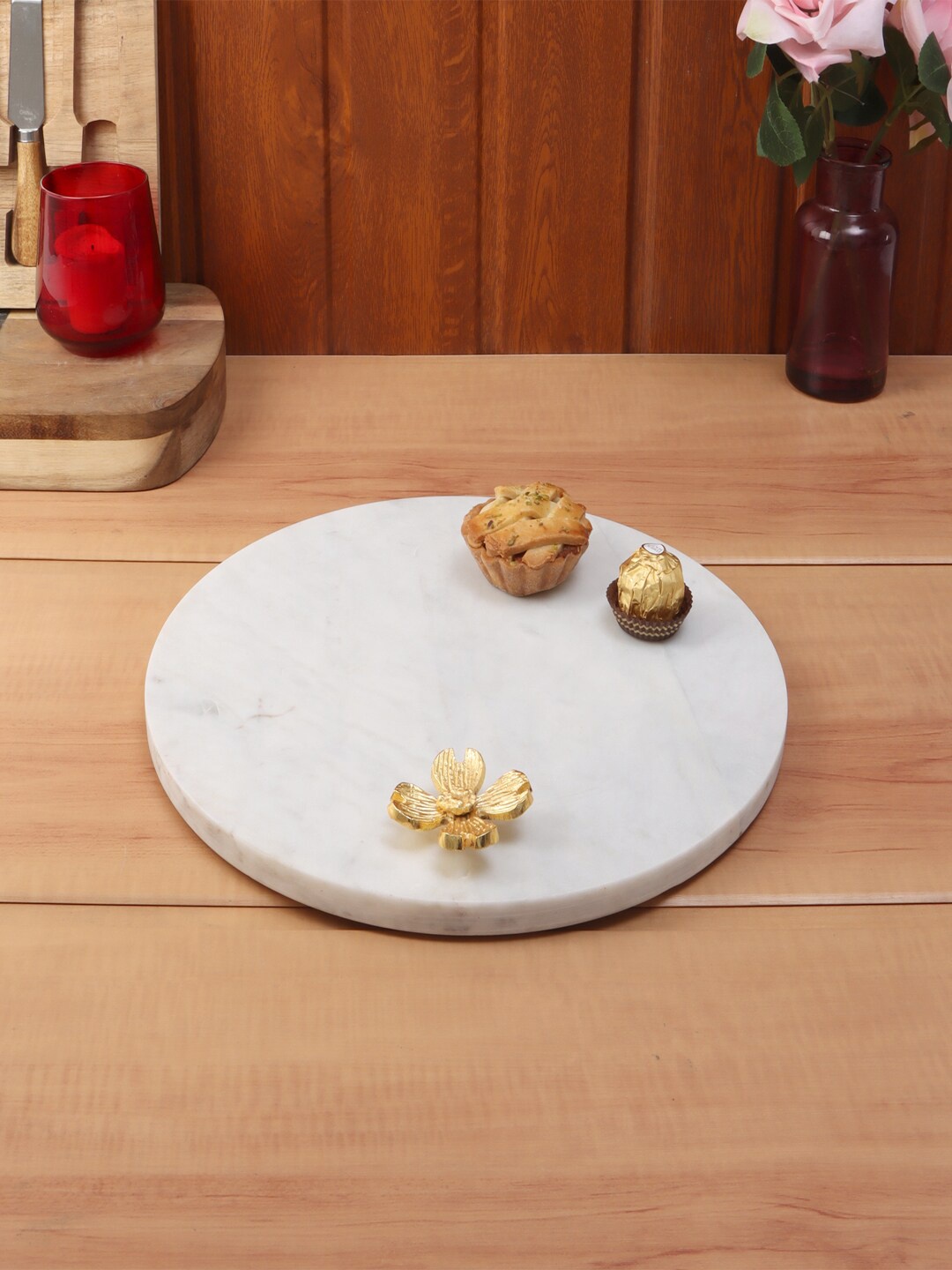 

NikkisPride White & Gold-Toned Embedded Brass Flower Round Marble Platter