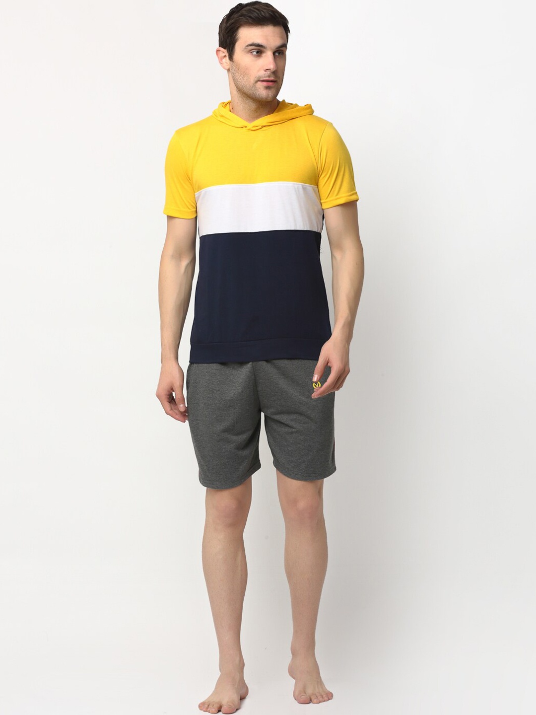 

VIMAL JONNEY Men Yellow & Navy Blue Colourblocked Night suit