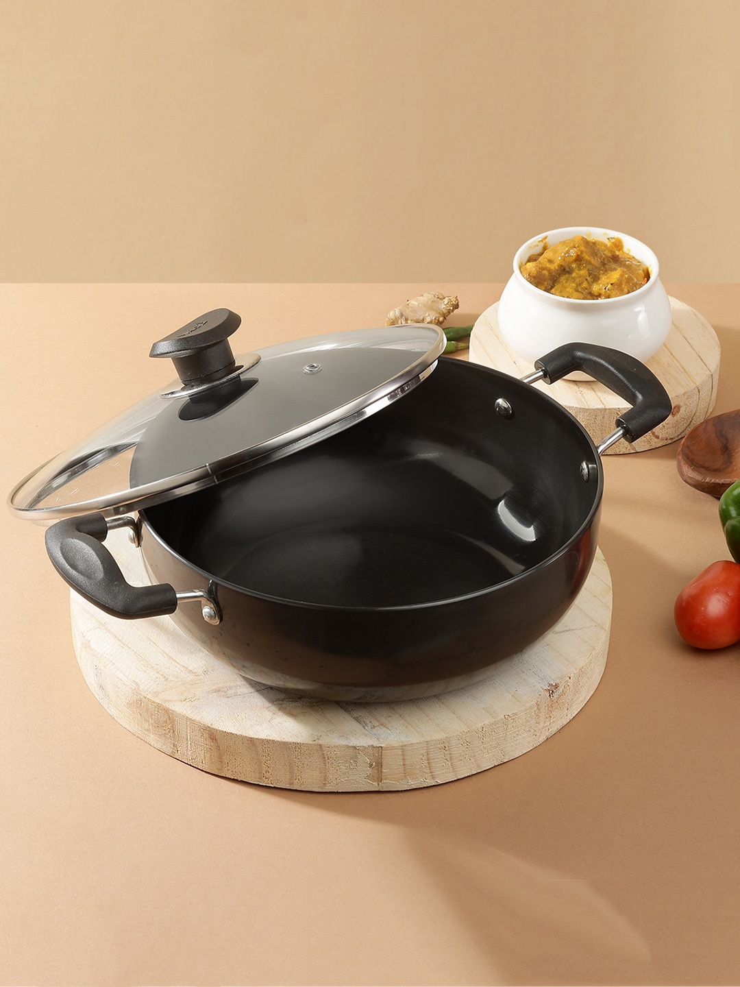 

Vinod Black Aluminium Hard Anodised Kadai With Lid 4.1L