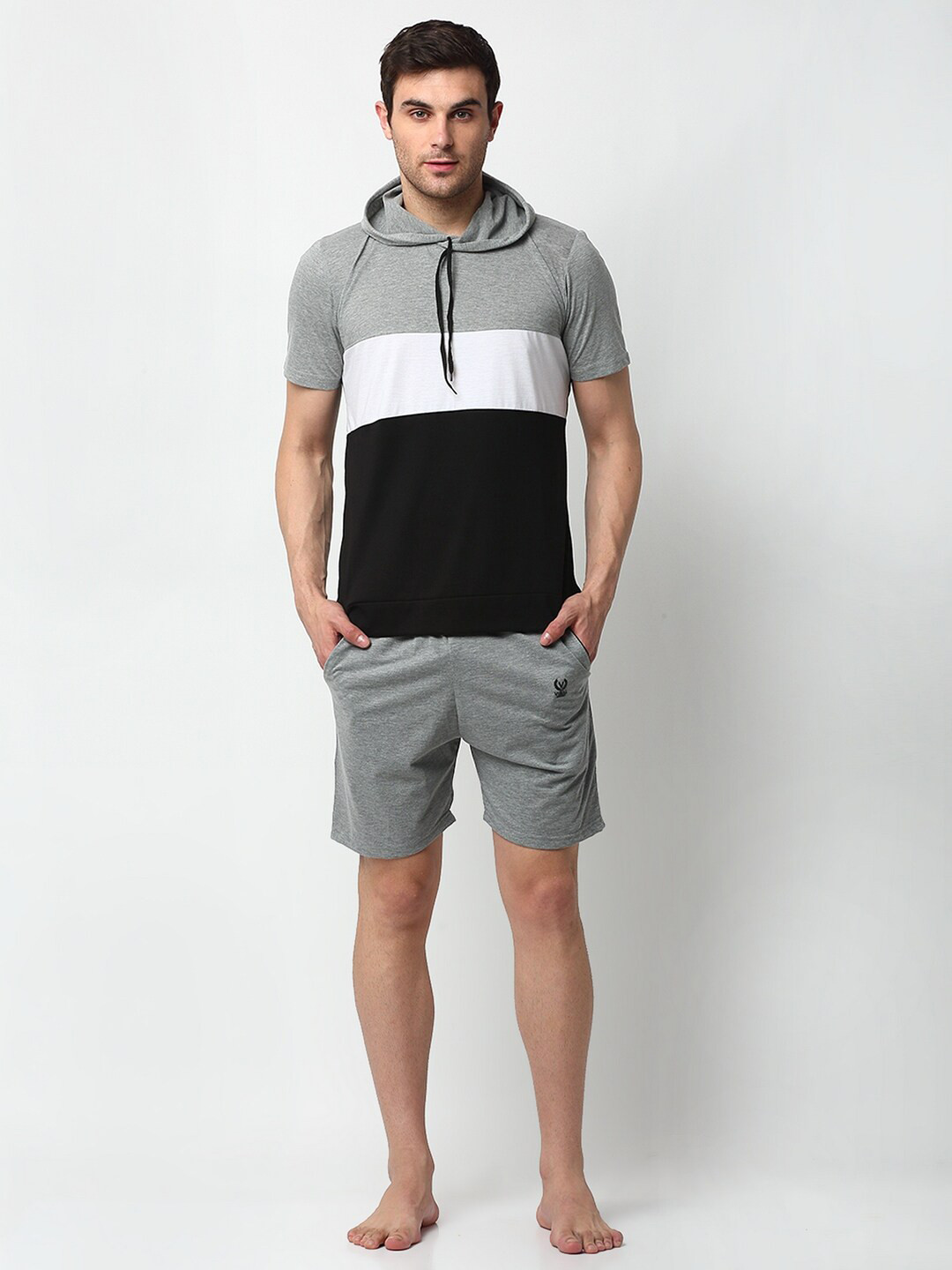 

VIMAL JONNEY Men Grey Melange & Black Colourblocked Night suit