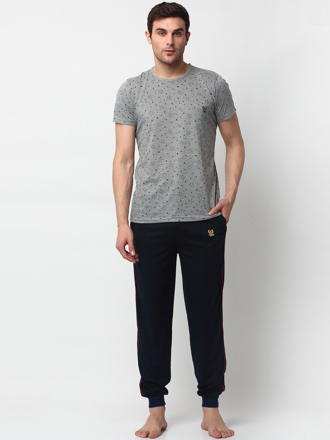 

VIMAL JONNEY Men Grey Melange & Black Printed Night suit