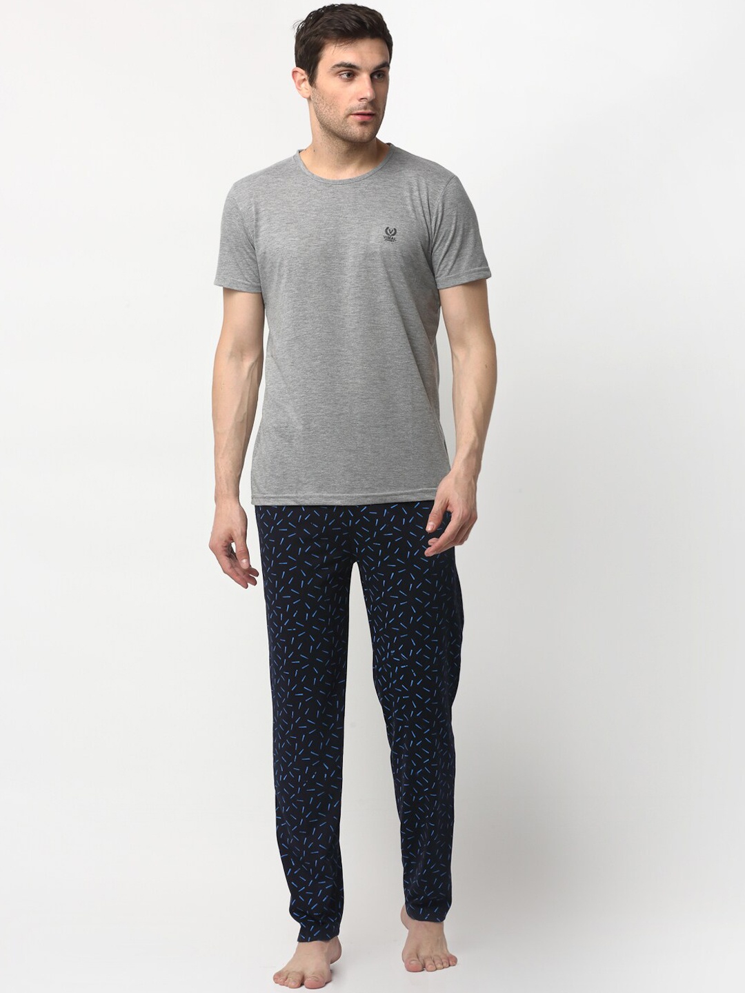 

VIMAL JONNEY Men Grey Melange & Navy Blue Solid Night suit
