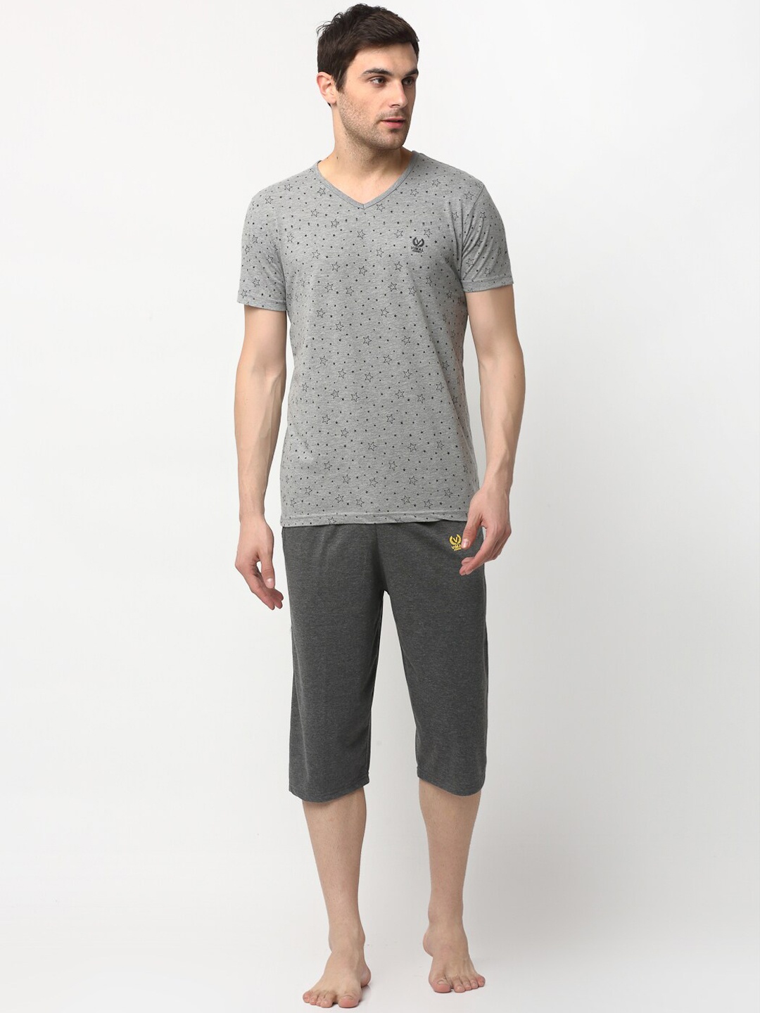 

VIMAL JONNEY Men Grey Melange & Black Printed Night suit
