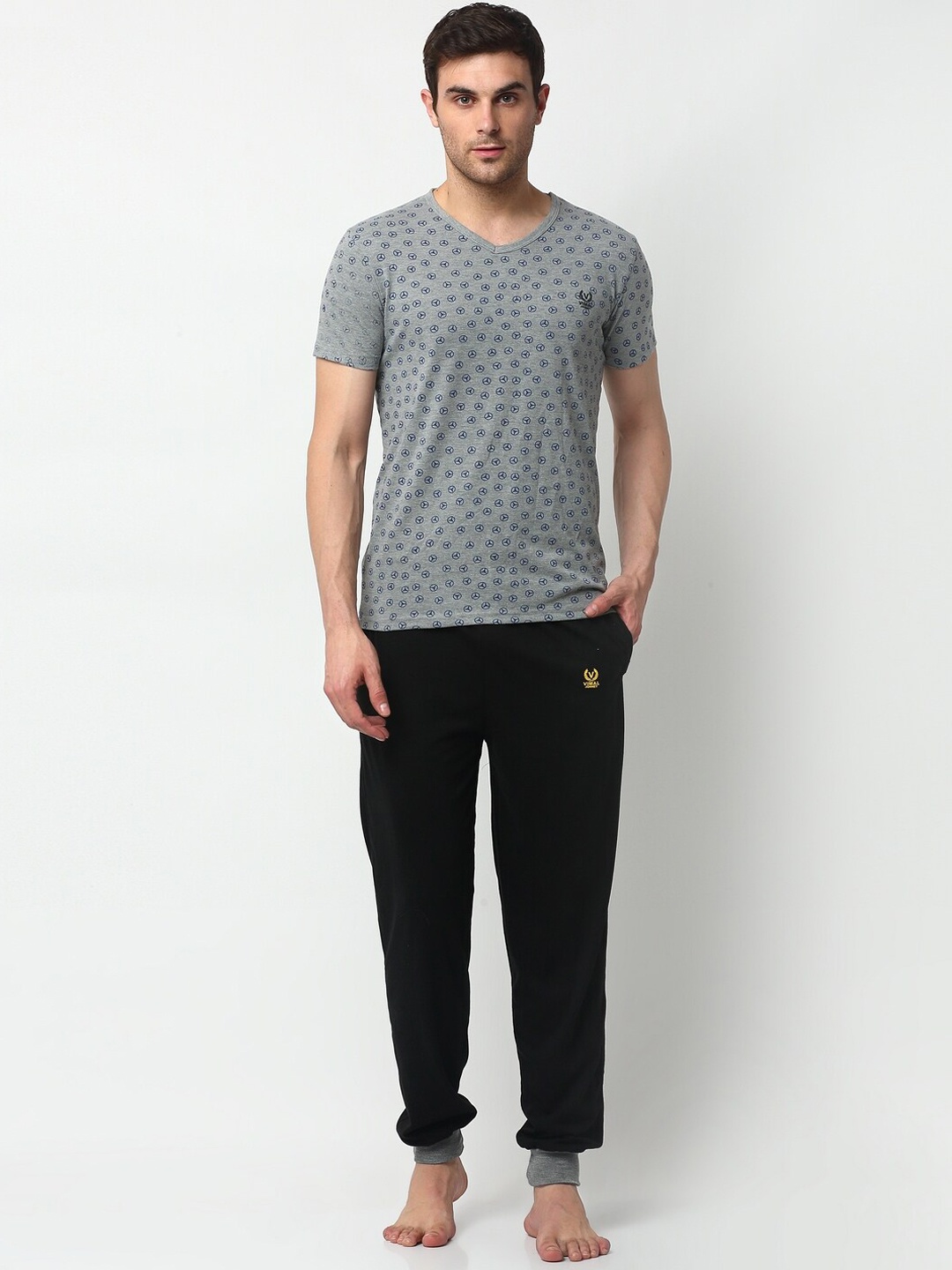 

VIMAL JONNEY Men Grey Melange & Black Printed Night suit