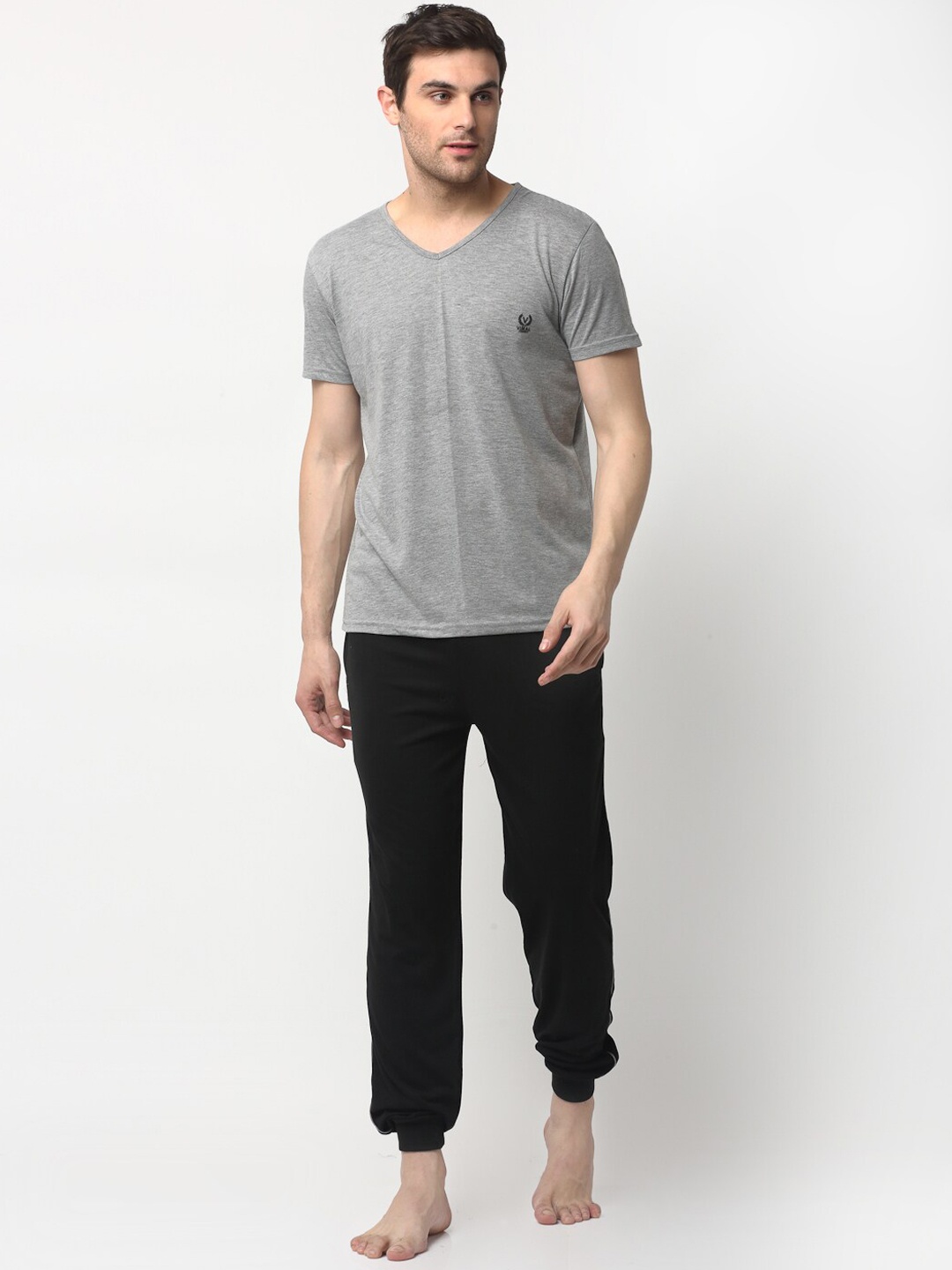 

VIMAL JONNEY Men Grey Melange & Black Solid Night Suit