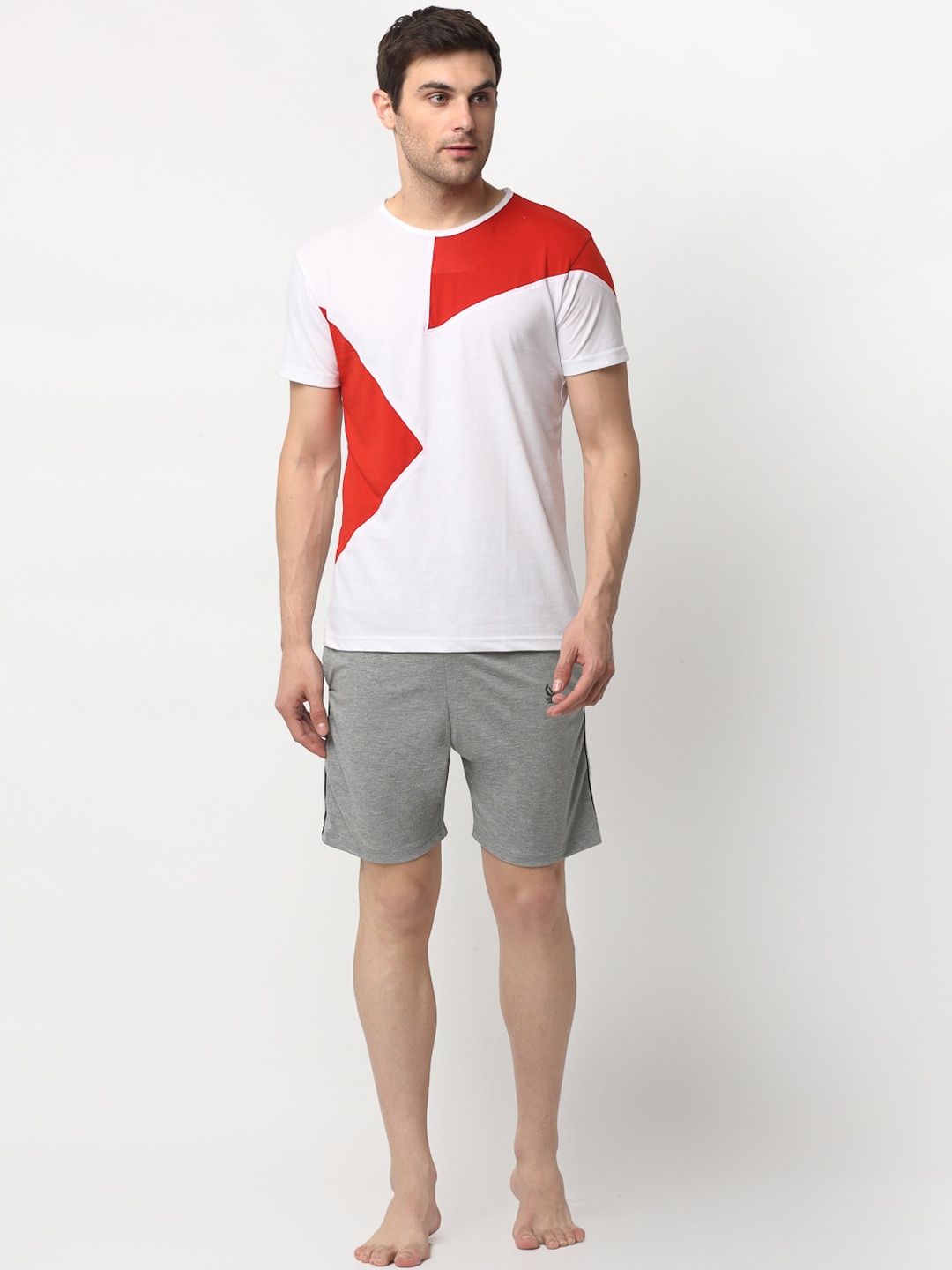 

VIMAL JONNEY Men White & Grey Colourblocked Night Suit
