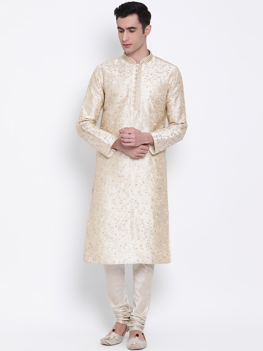 

Sanwara Men Cream-coloured Floral Embroidered Kurta