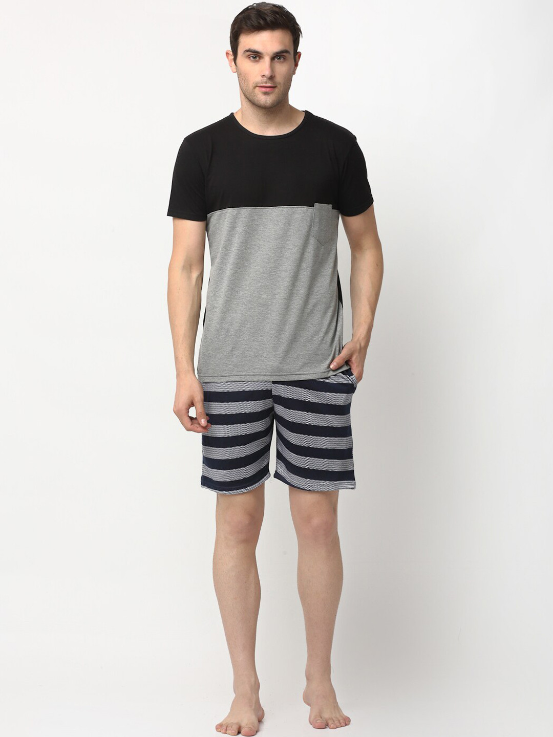 

VIMAL JONNEY Men Grey Melange & Black Colourblocked Night Suit