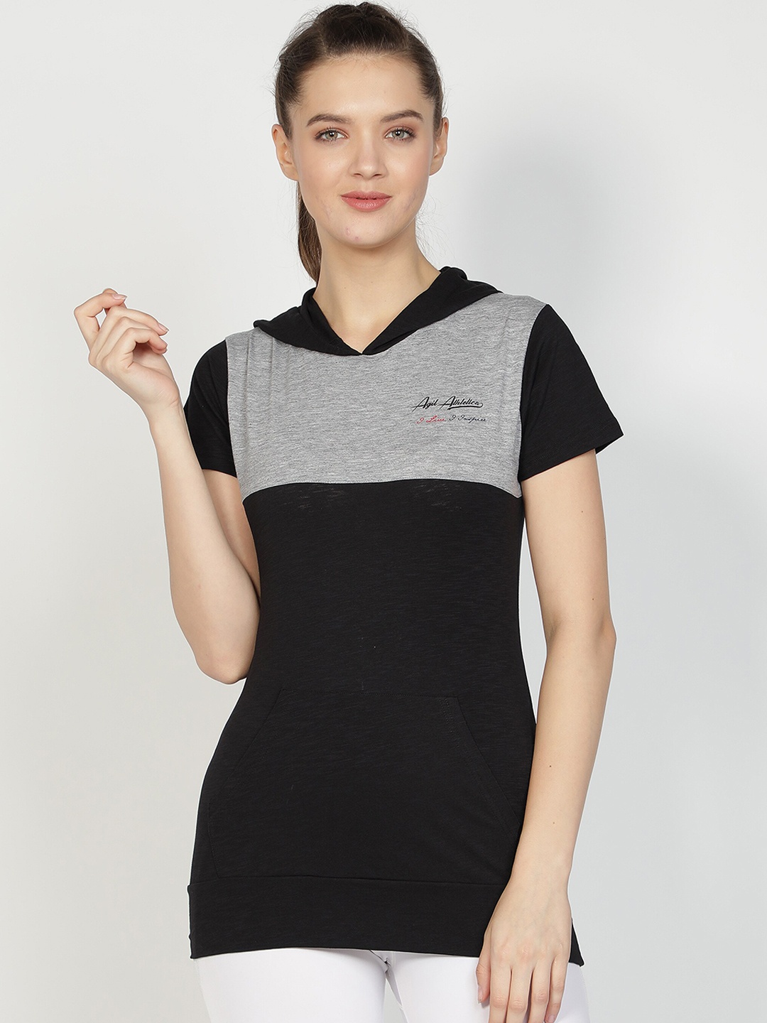 

Agil Athletica Black & Grey Colourblocked Regular Top