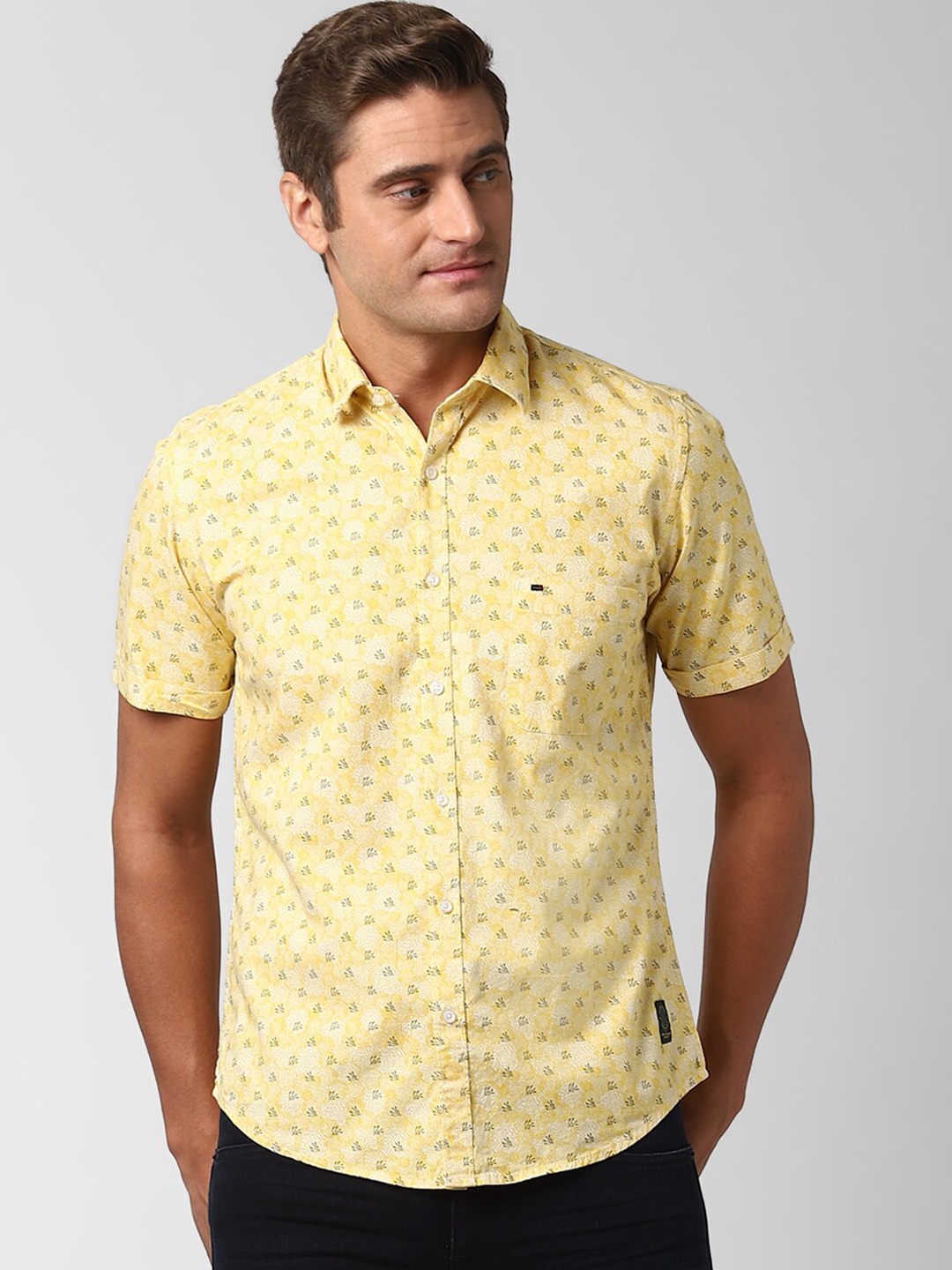 

Peter England Casuals Men Yellow Slim Fit Printed Casual Cotton Shirt