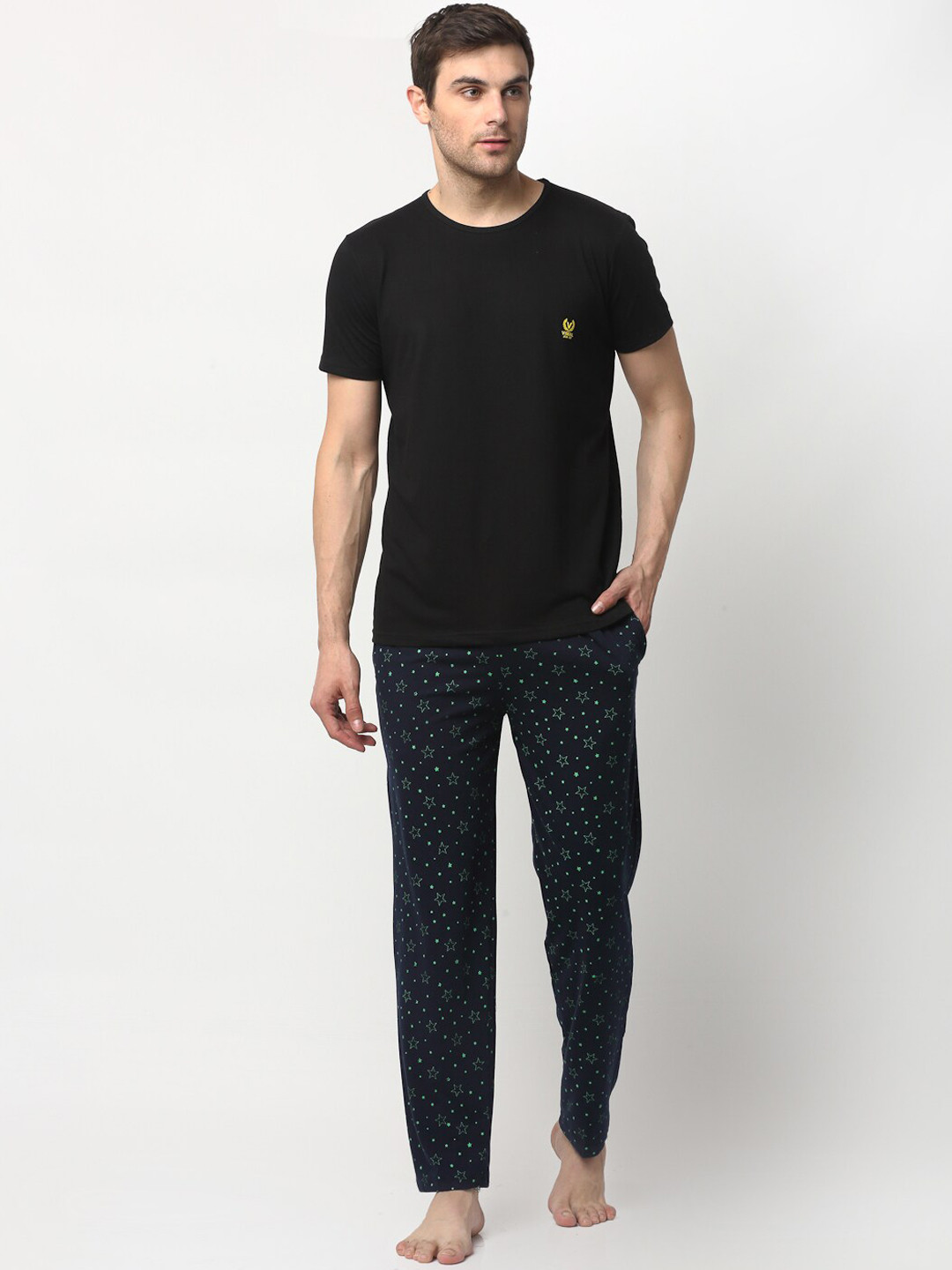 

VIMAL JONNEY Men Black & Navy Blue Solid Night Suit