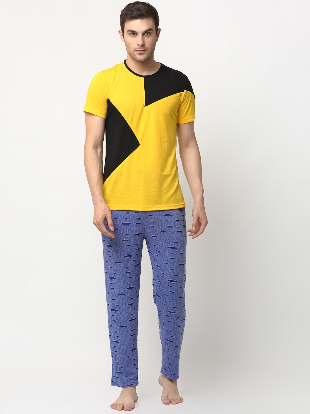 

VIMAL JONNEY Men Yellow & Blue Colourblocked Night suit