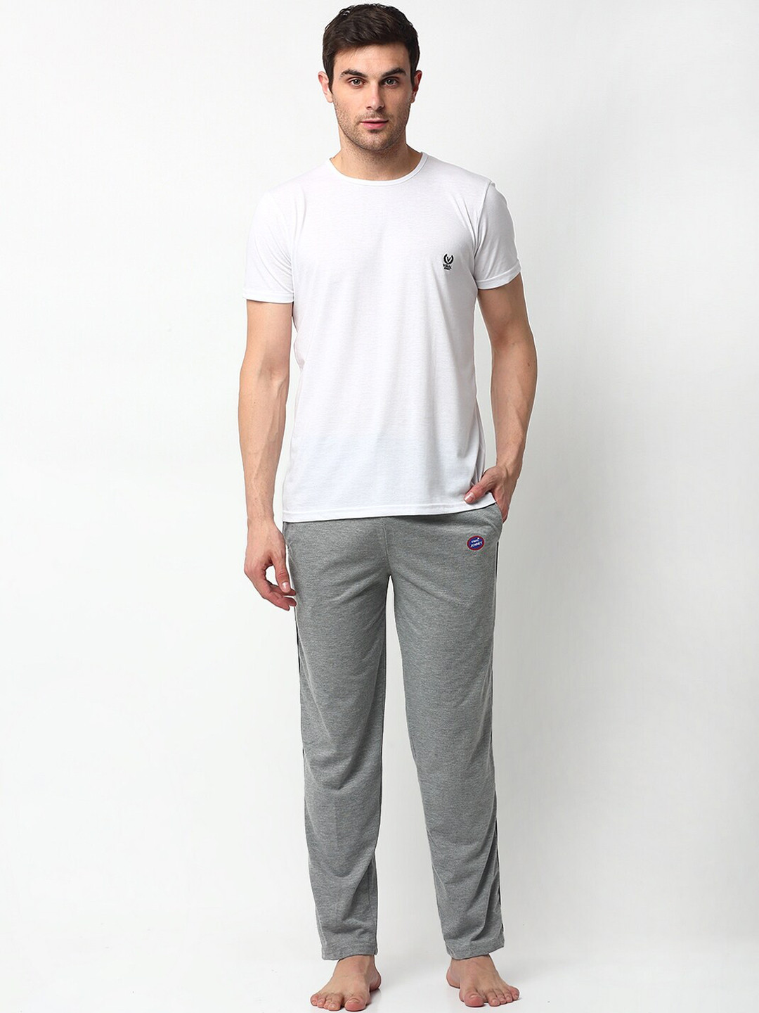 

VIMAL JONNEY Men White & Grey Solid Night suit