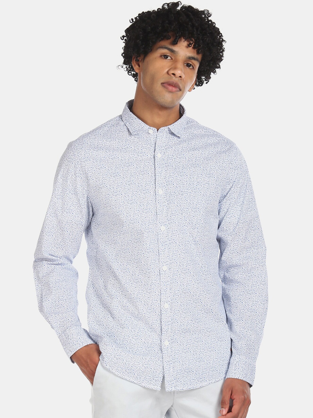 

Cherokee Men White & Blue Regular Fit Printed Casual Shirt