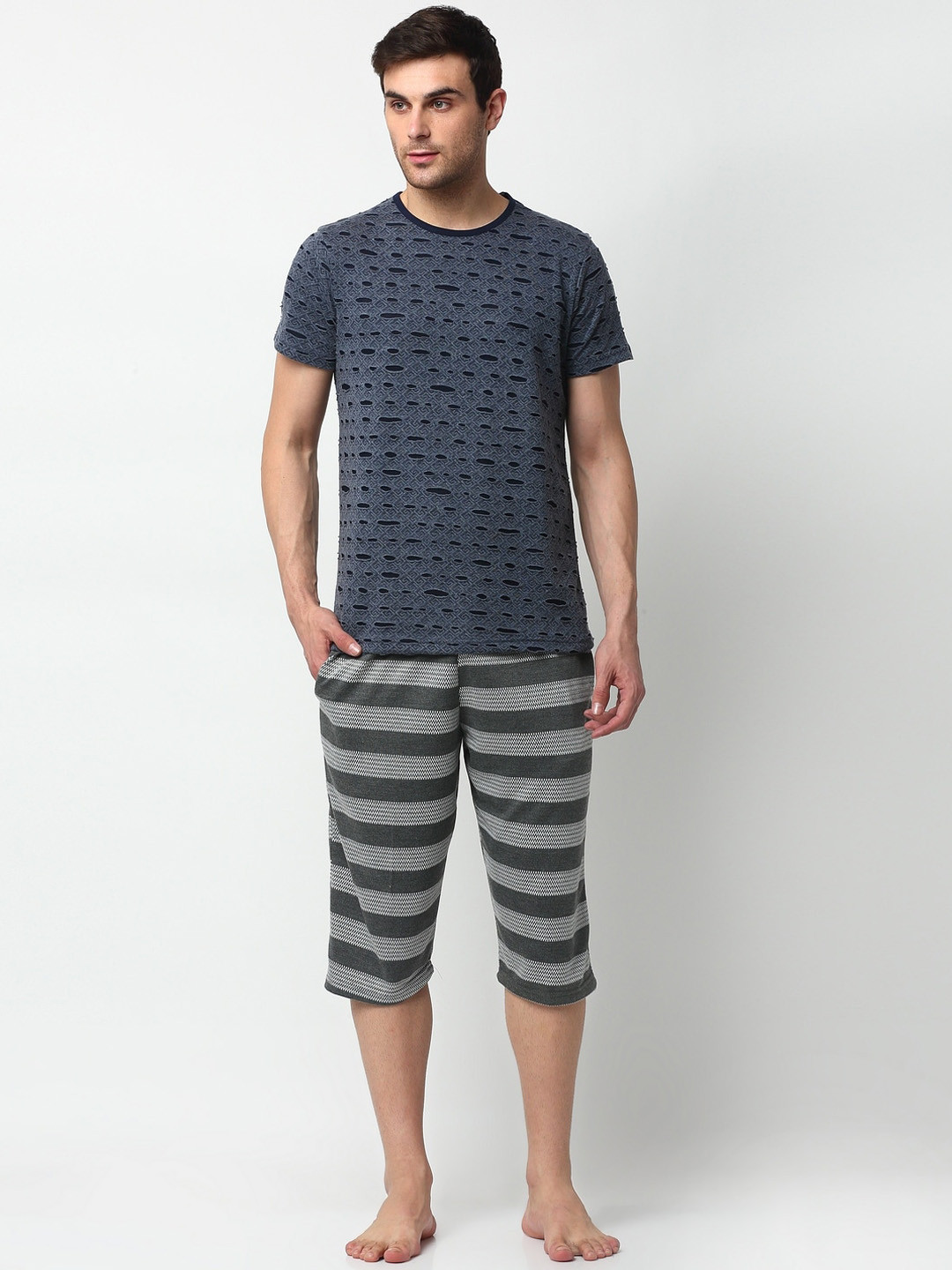 

VIMAL JONNEY Men Navy Blue & Grey Solid Night Suit T_KF_NY_D13_STR_GR_02