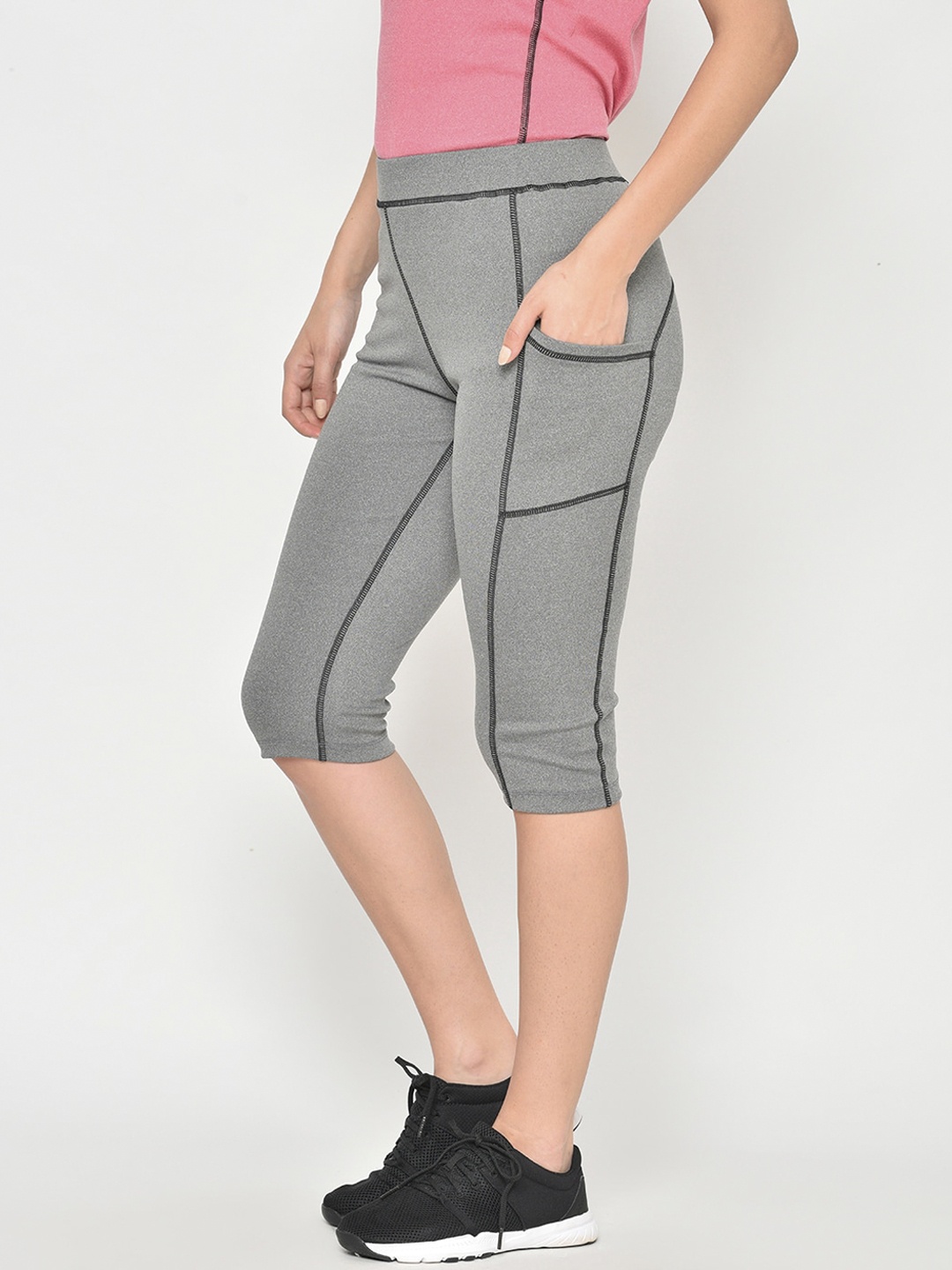 

Chkokko Women Grey Melange Black Solid Skinny Fit Gym Capris