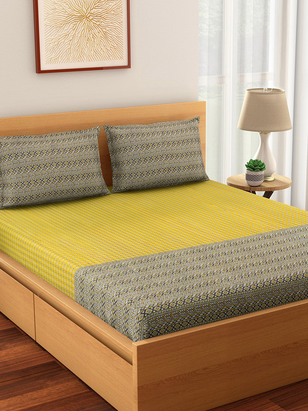 

Living scapes by Pantaloons Yellow Geometric 210 TC Queen Bedsheet with 2 Pillow Covers