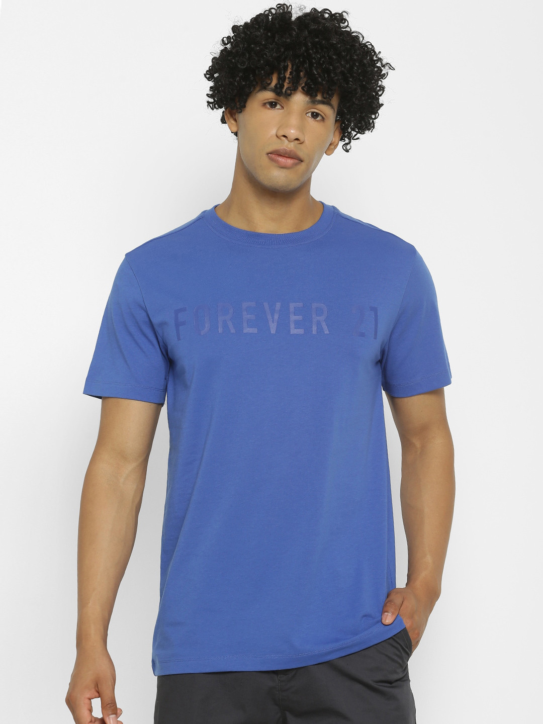 

FOREVER 21 Men Blue Solid Round Neck T-shirt