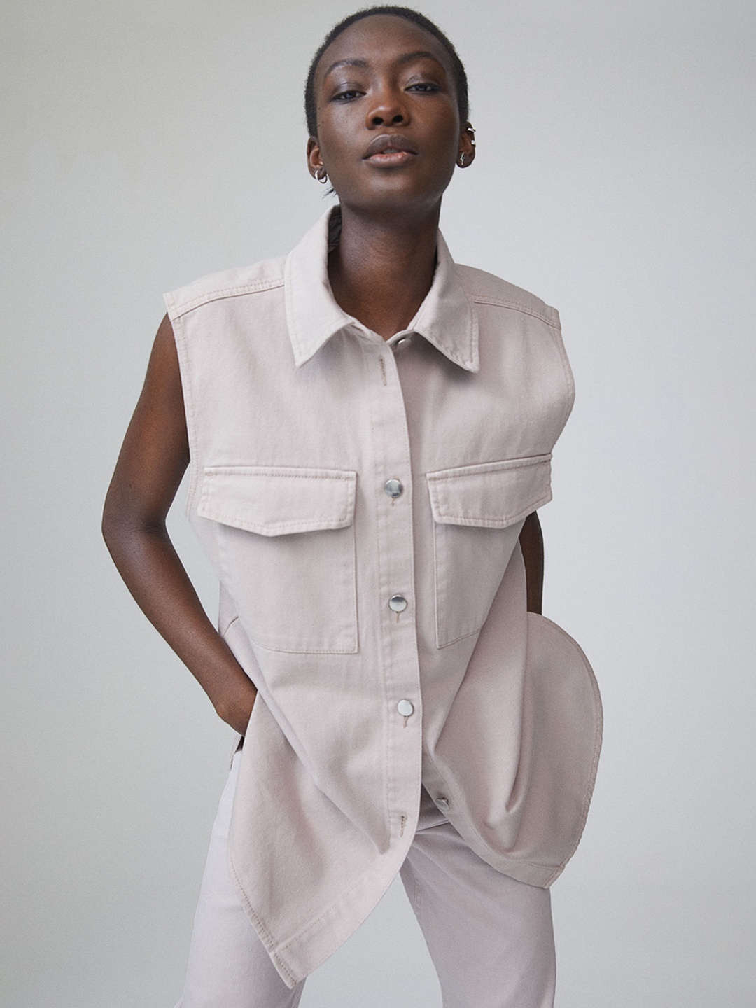 H&M Women Grey Sleeveless Shirt Jacket