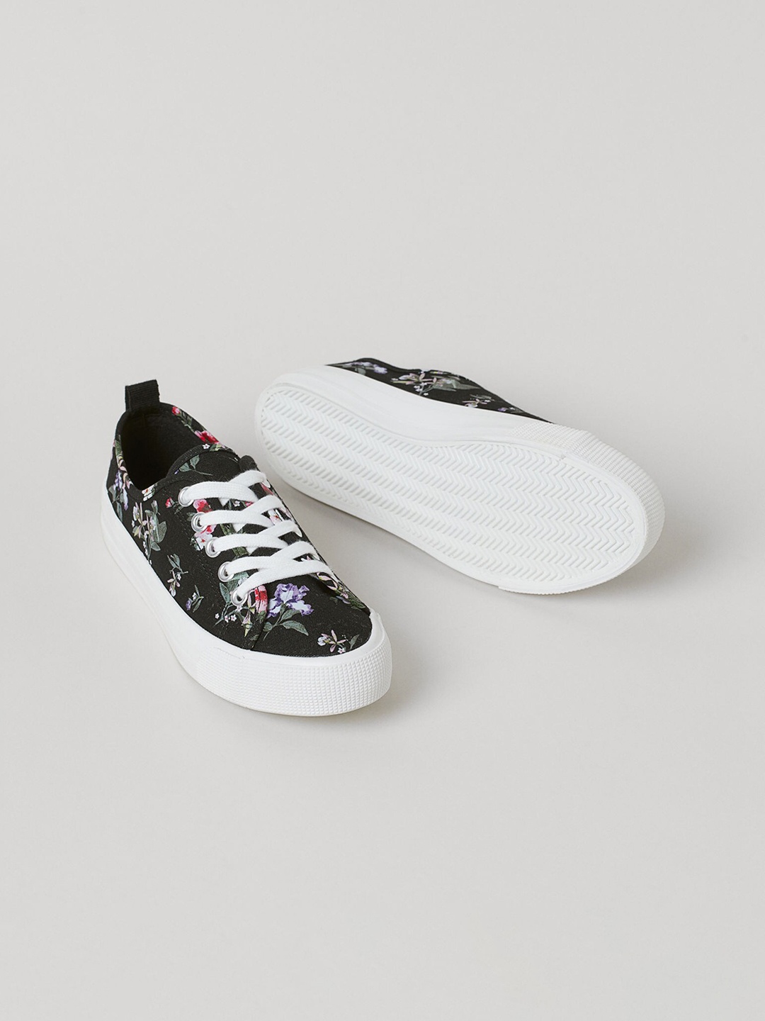 

H&M Girls Black Printed Low Profile Trainers