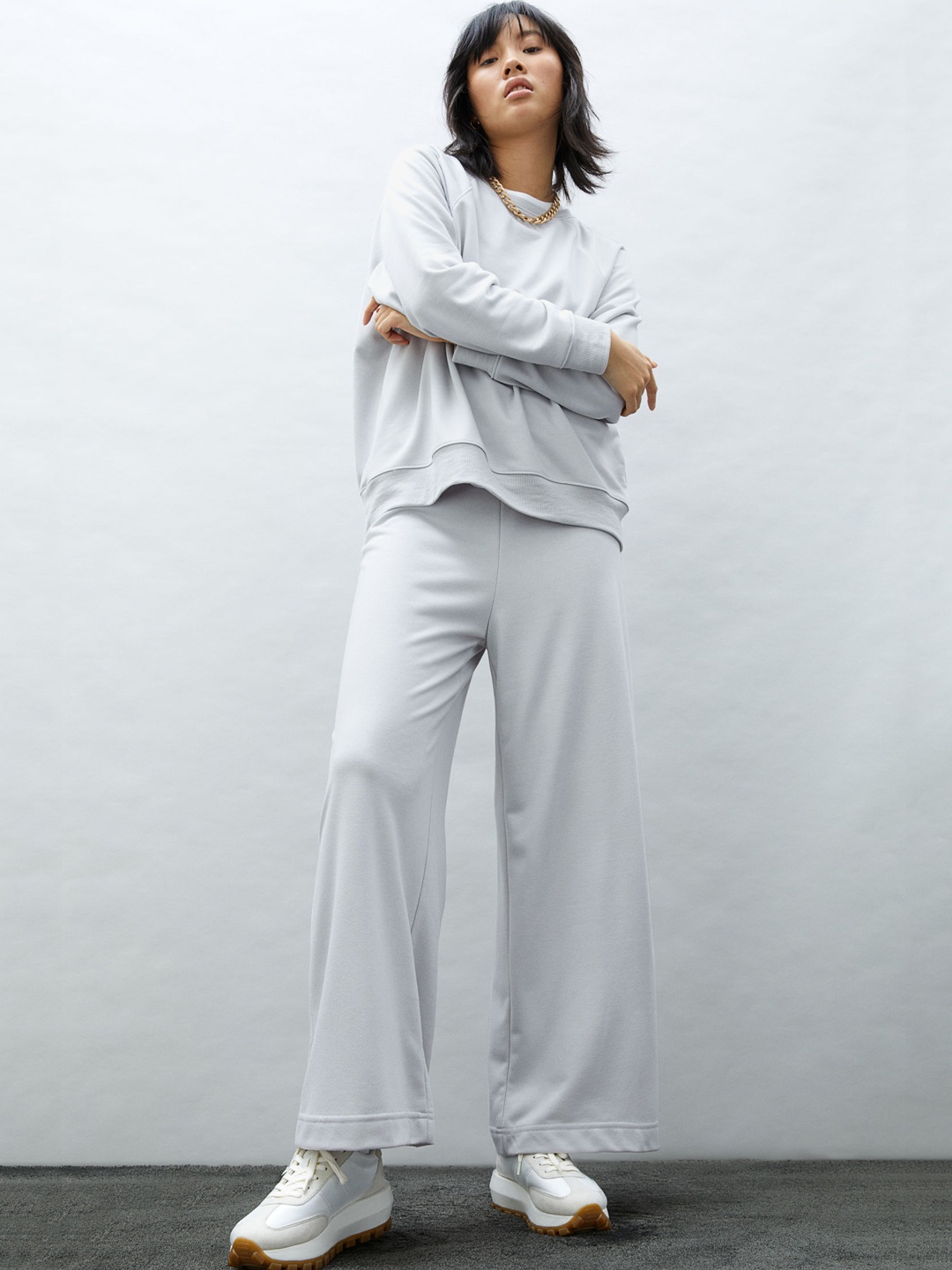 

H&M Women Grey Solid Sweatshirt