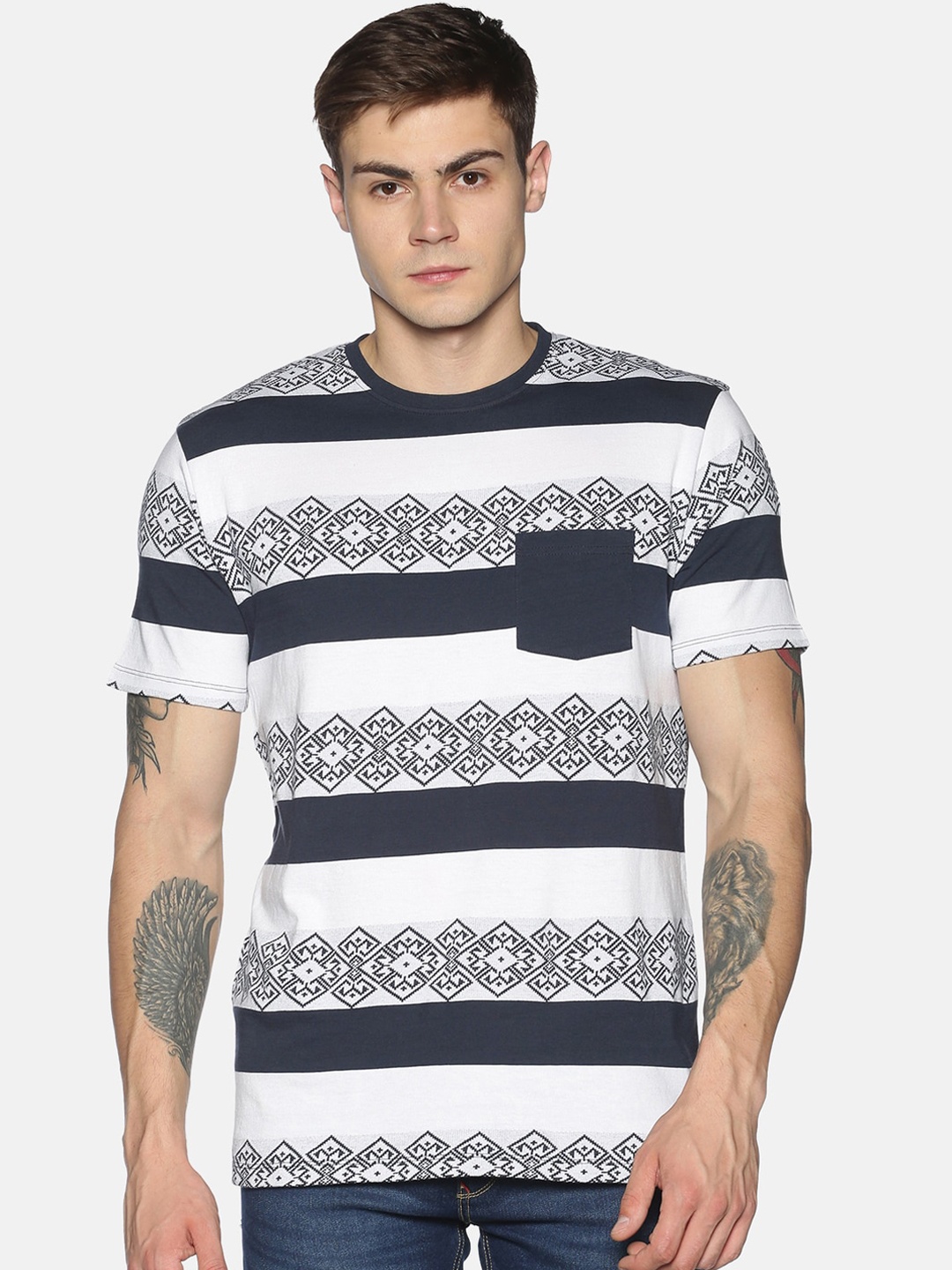 

UrGear Men White Striped Round Neck T-shirt