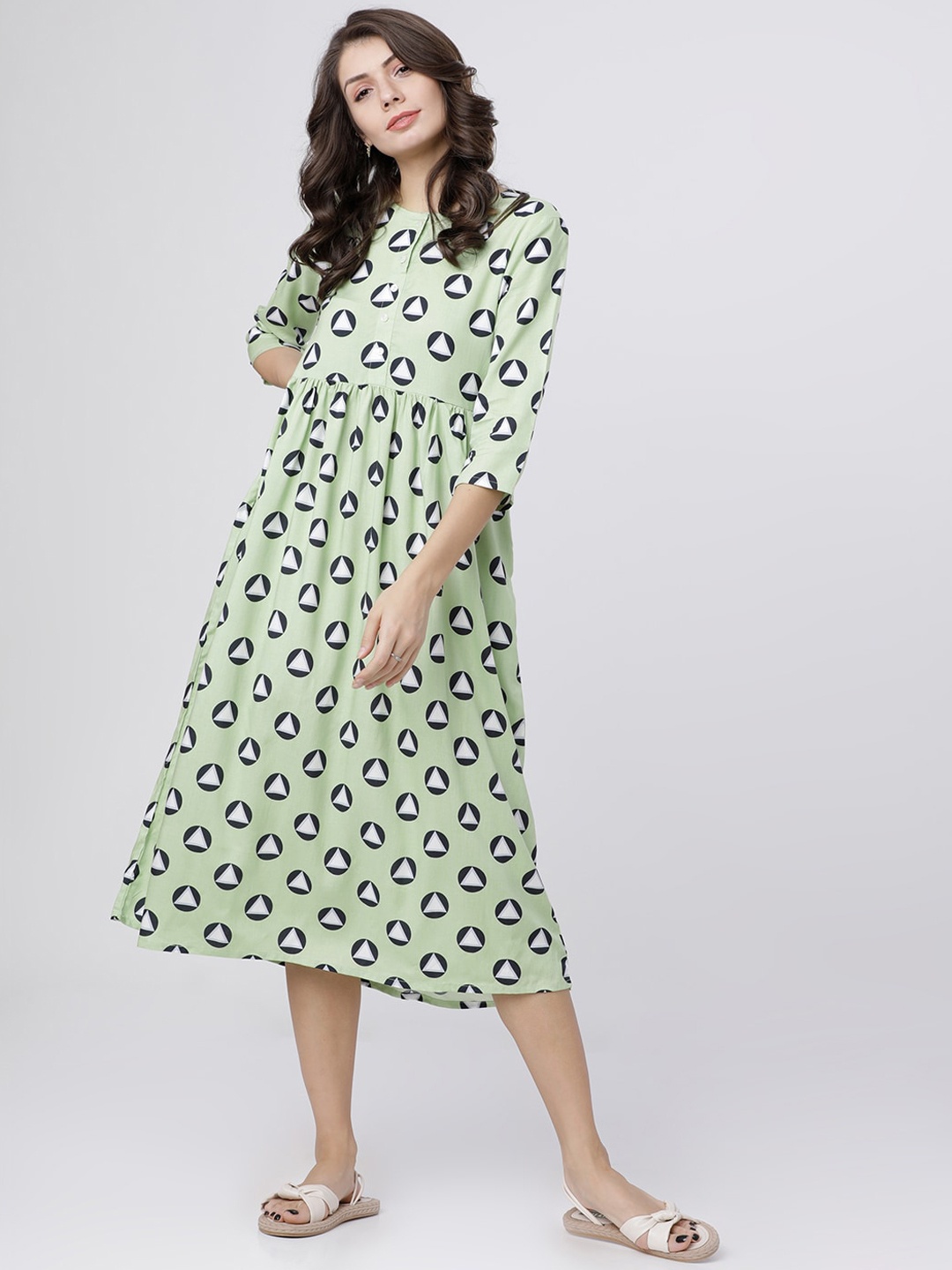 

Vishudh Women Green & Black Printed A-Line Dress