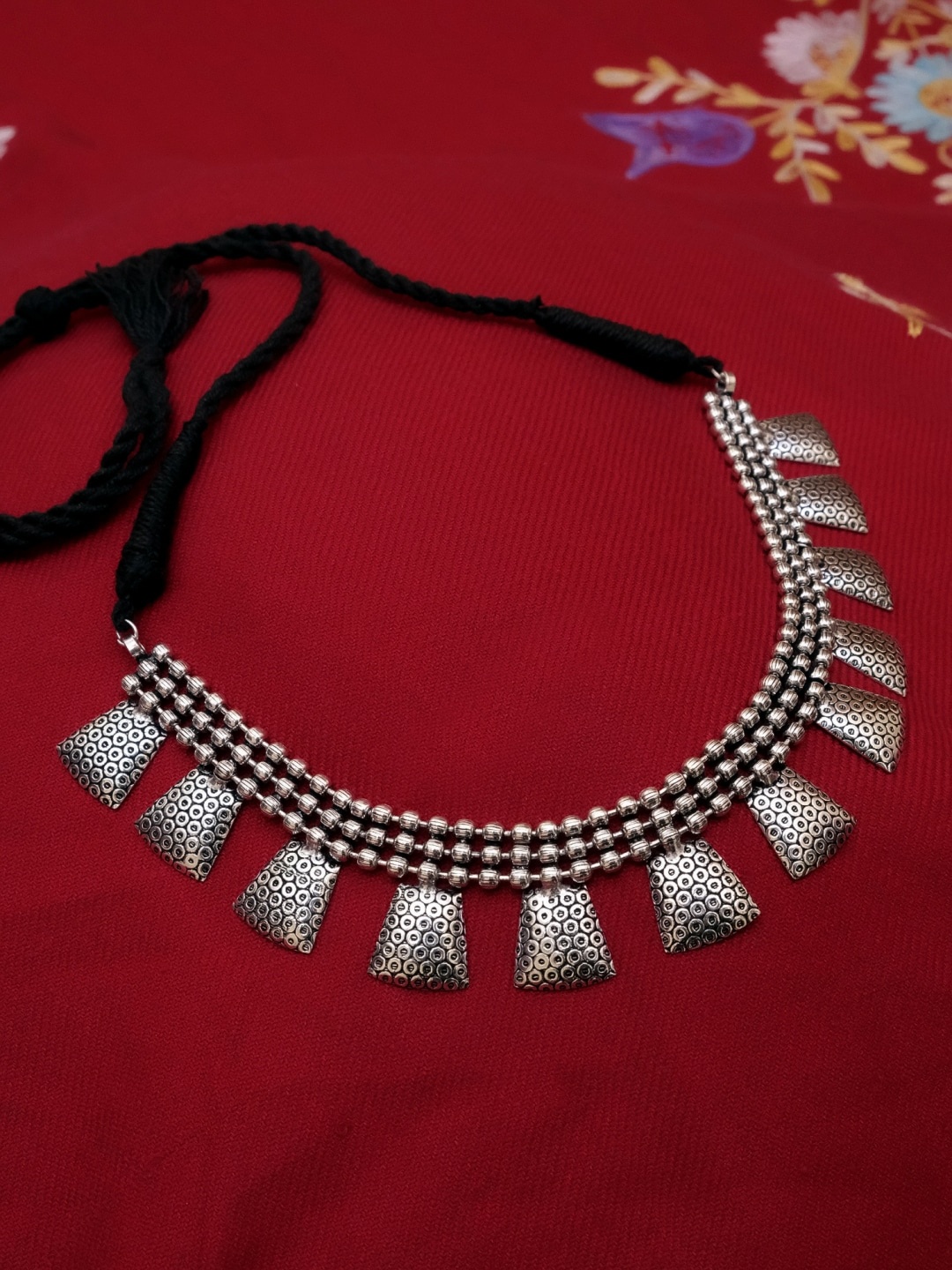 

Crunchy Fashion Silver-Plated Alloy Oxidised Necklace
