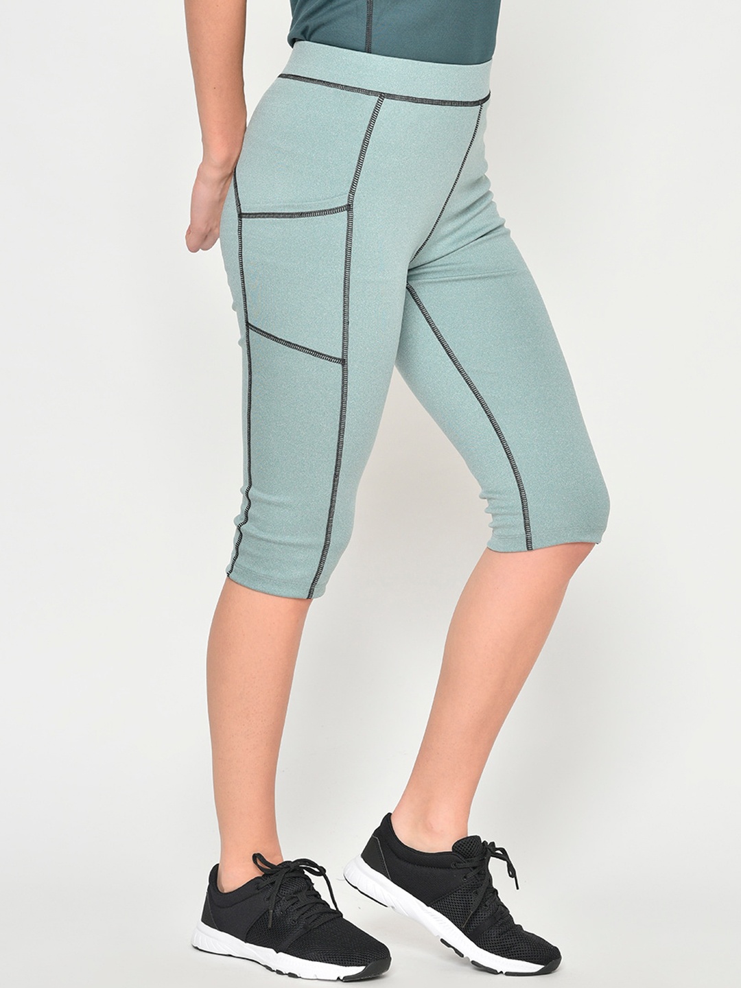 

Chkokko Women Sea Green Black Solid Skinny Fit Gym Capris